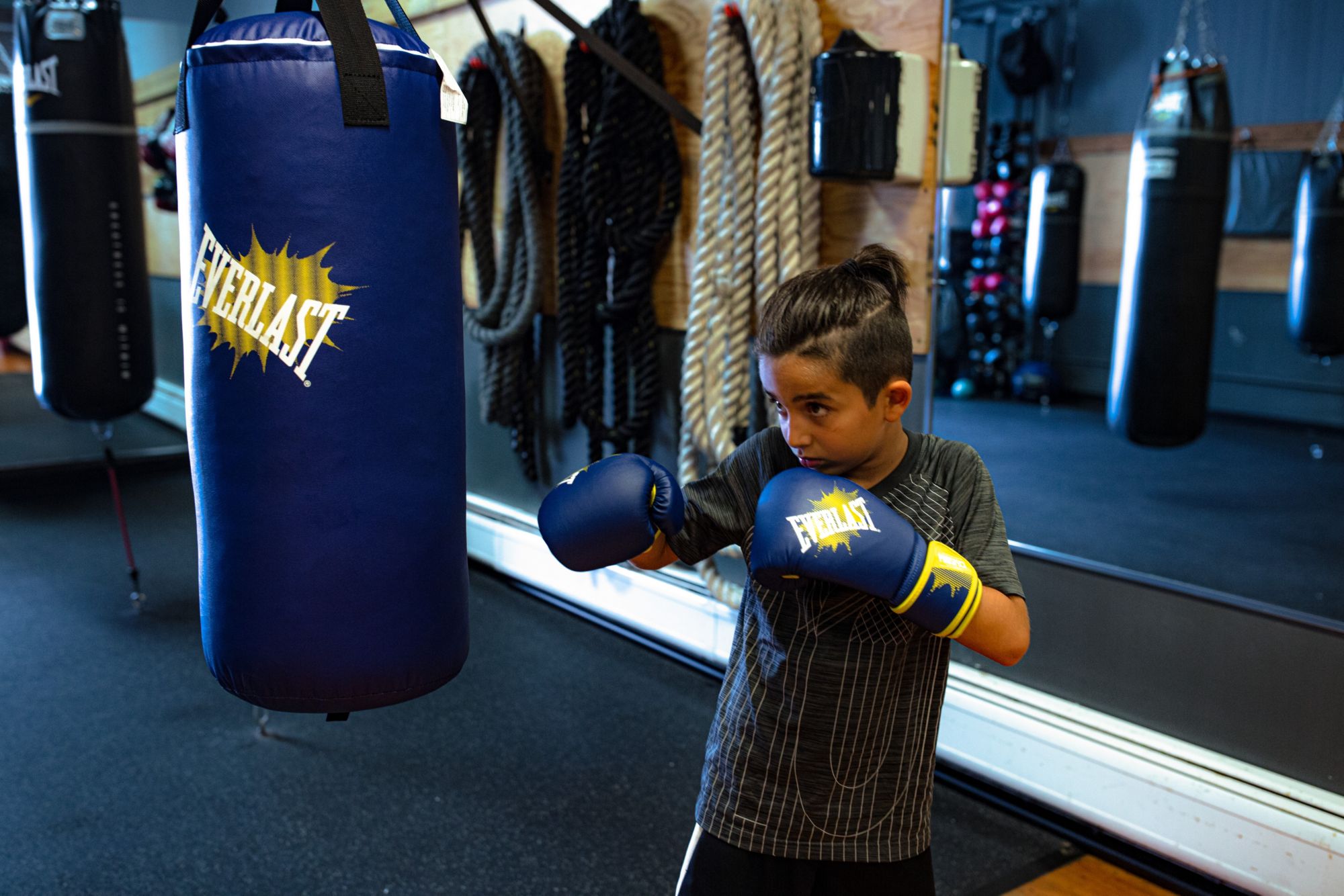 Everlast Youth Prospect 40LB Heavy Bag Kit product image