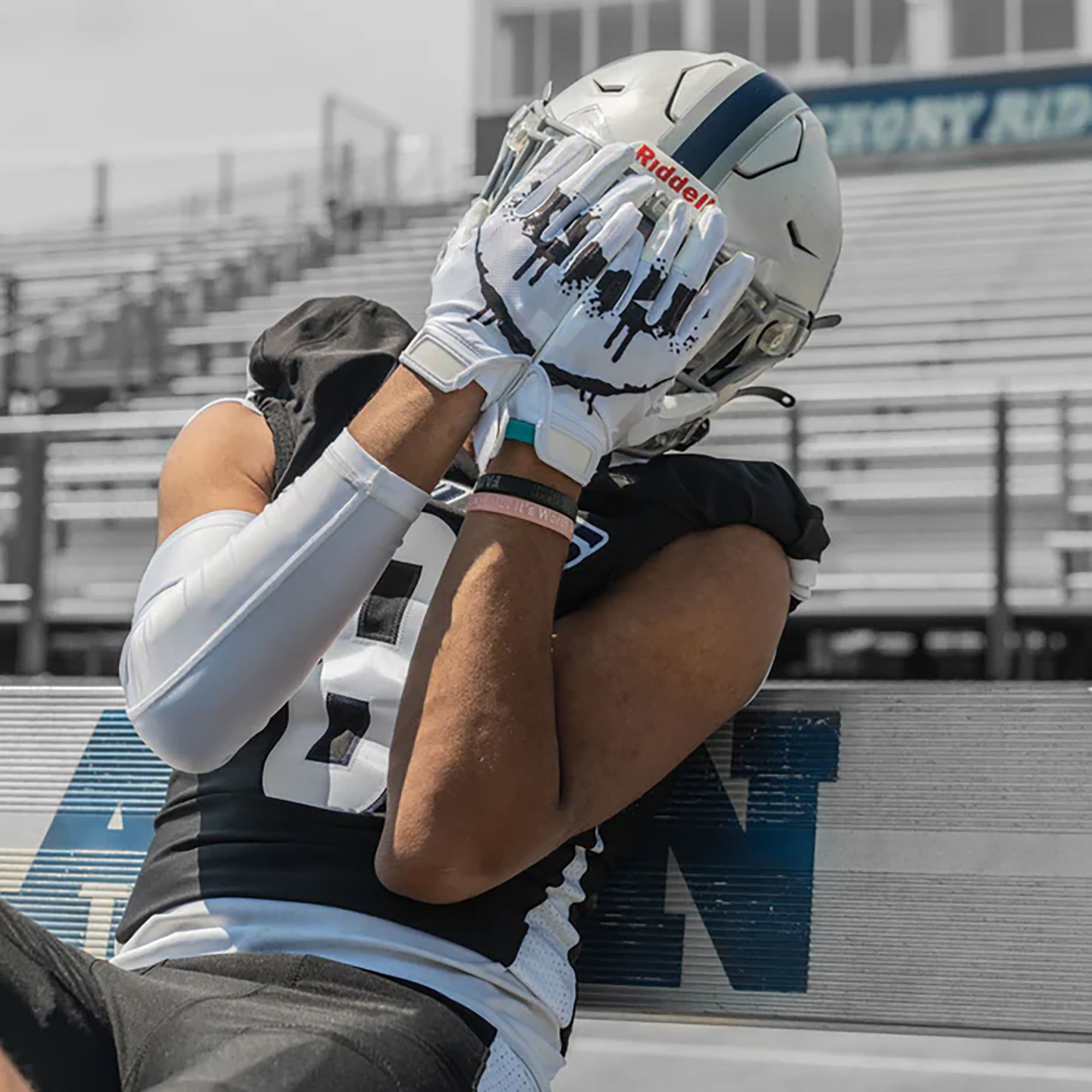 Phenom Elite Adult VPS1 Sinister Football Gloves product image