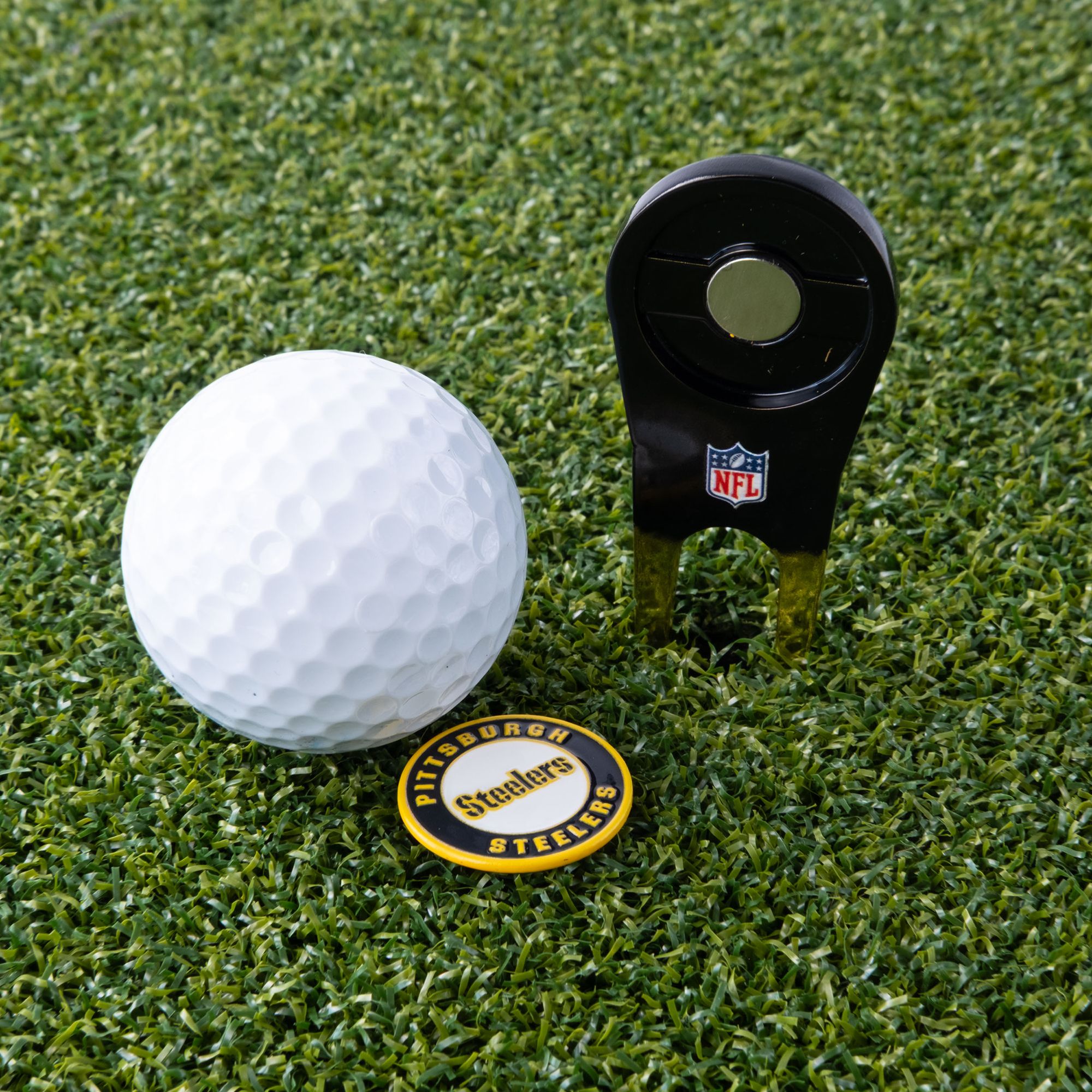 CMC Design Pittsburgh Steelers Divot Tool with Custom Shaped Removable Marker product image