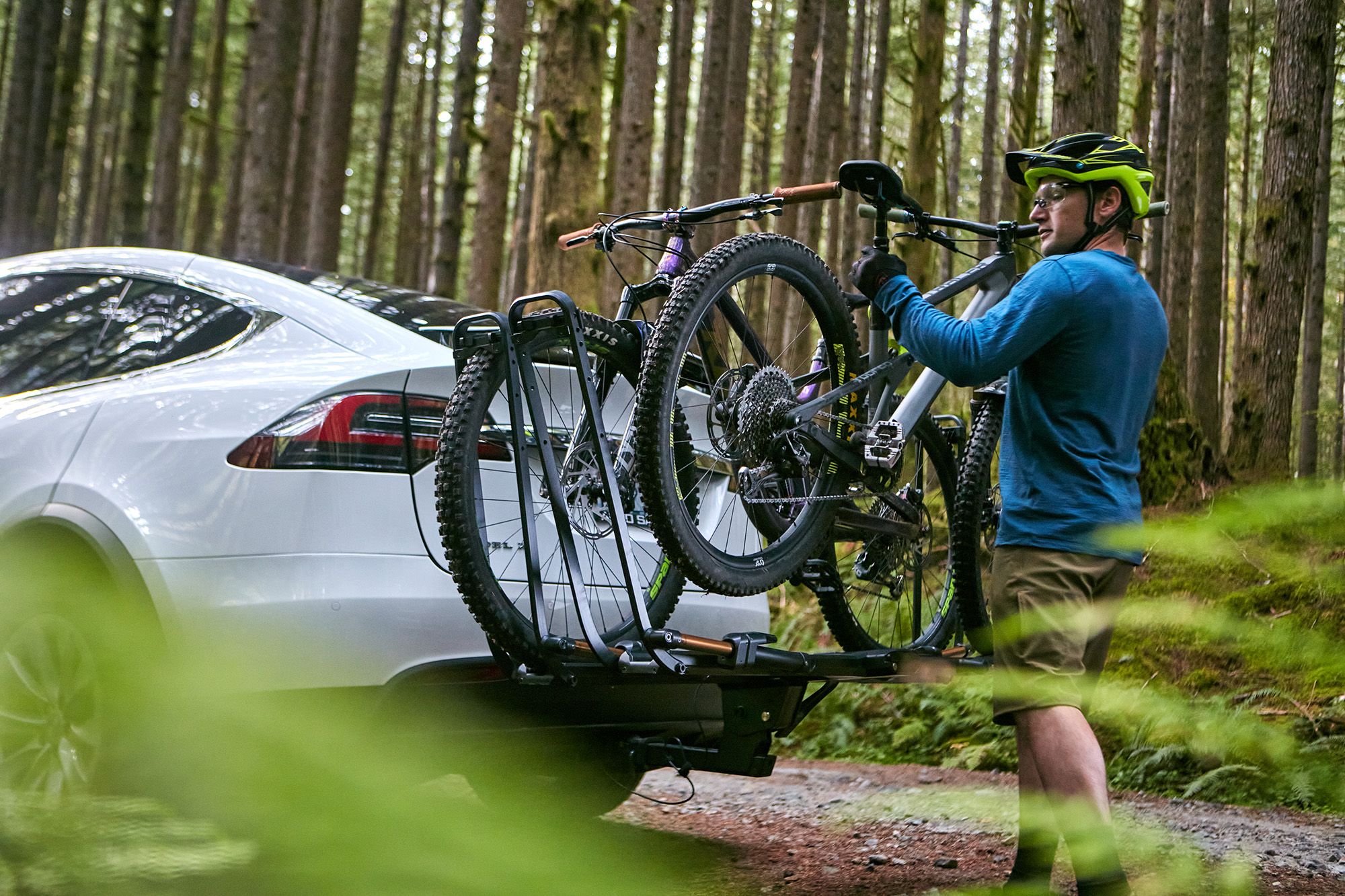 Kuat Piston Pro X – 2” 2-Bike Hitch Rack product image