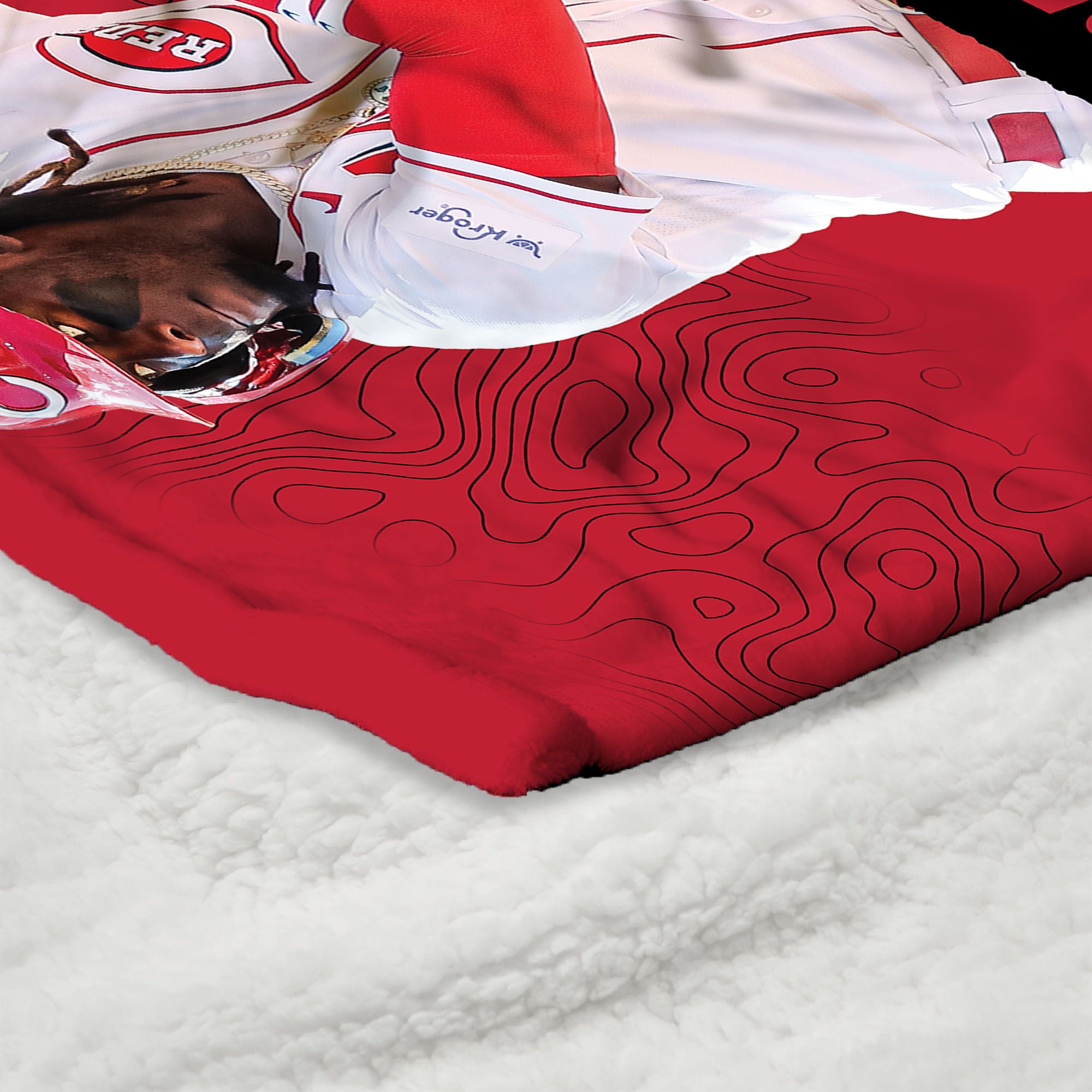 TheNorthwest Cincinnati Reds Elly De La Cruz Silk Touch Sherpa Throw product image