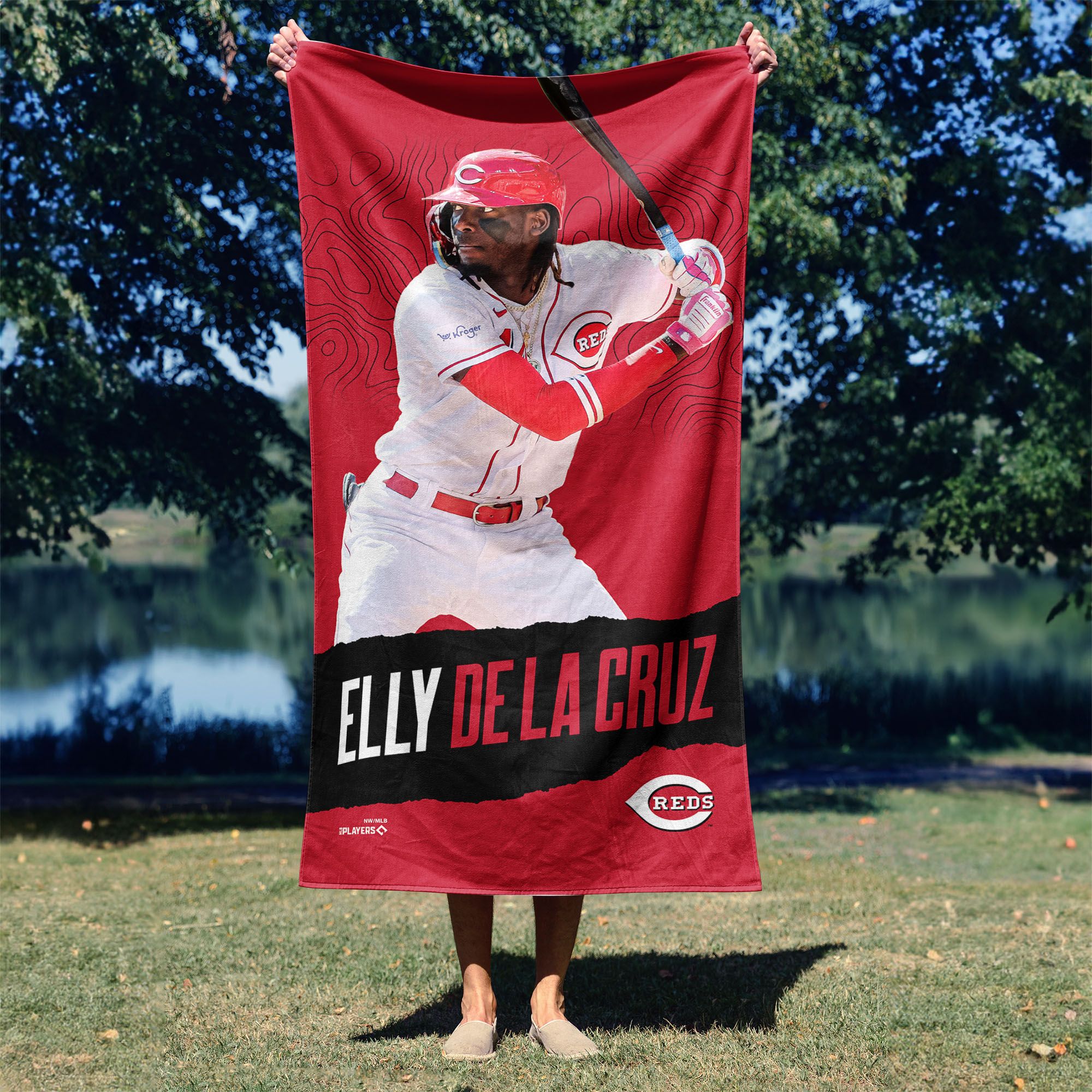 TheNorthwest Cincinnati Reds Elly De La Cruz Beach Towel product image