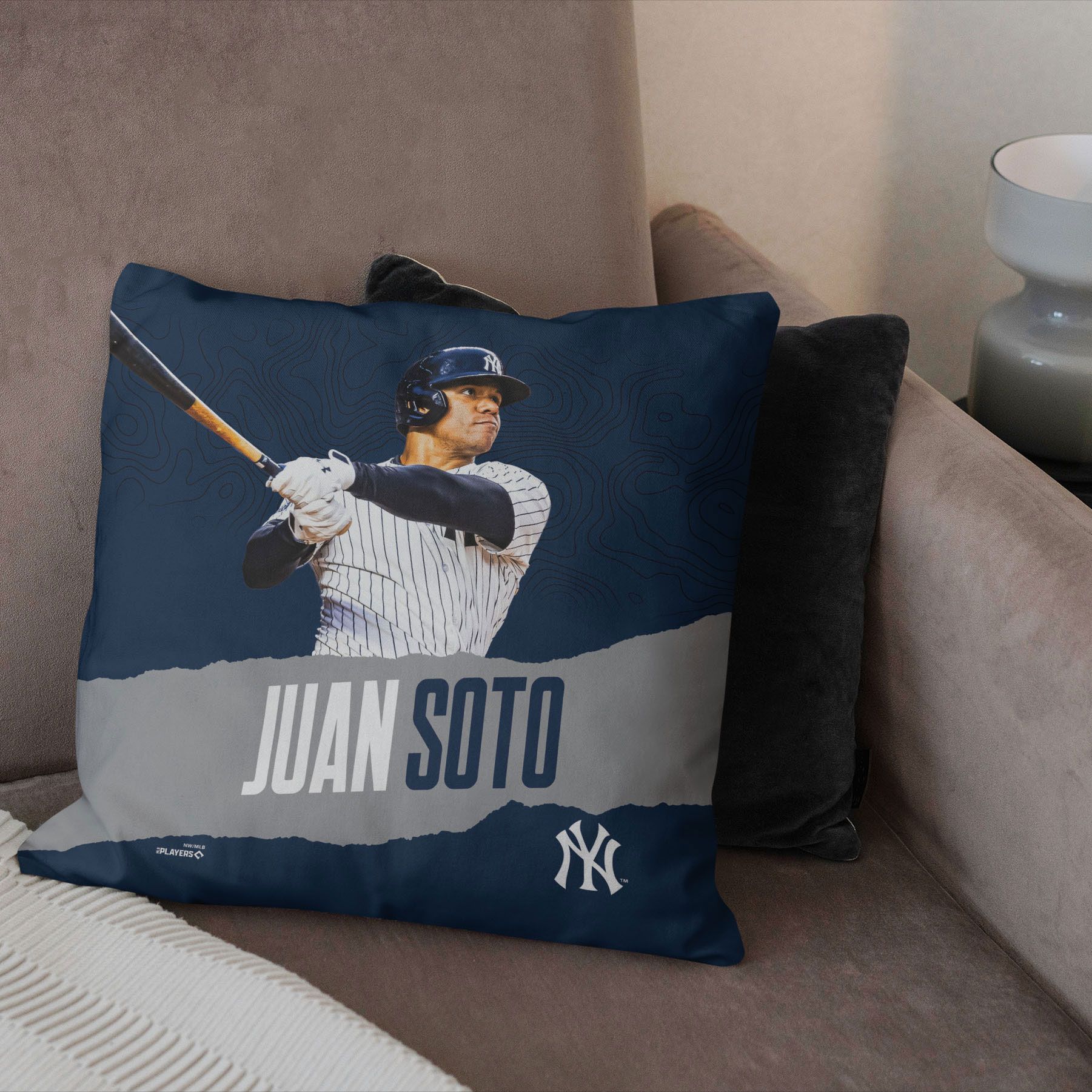 TheNorthwest New York Yankees 18'' x 18'' Throw Pillow product image