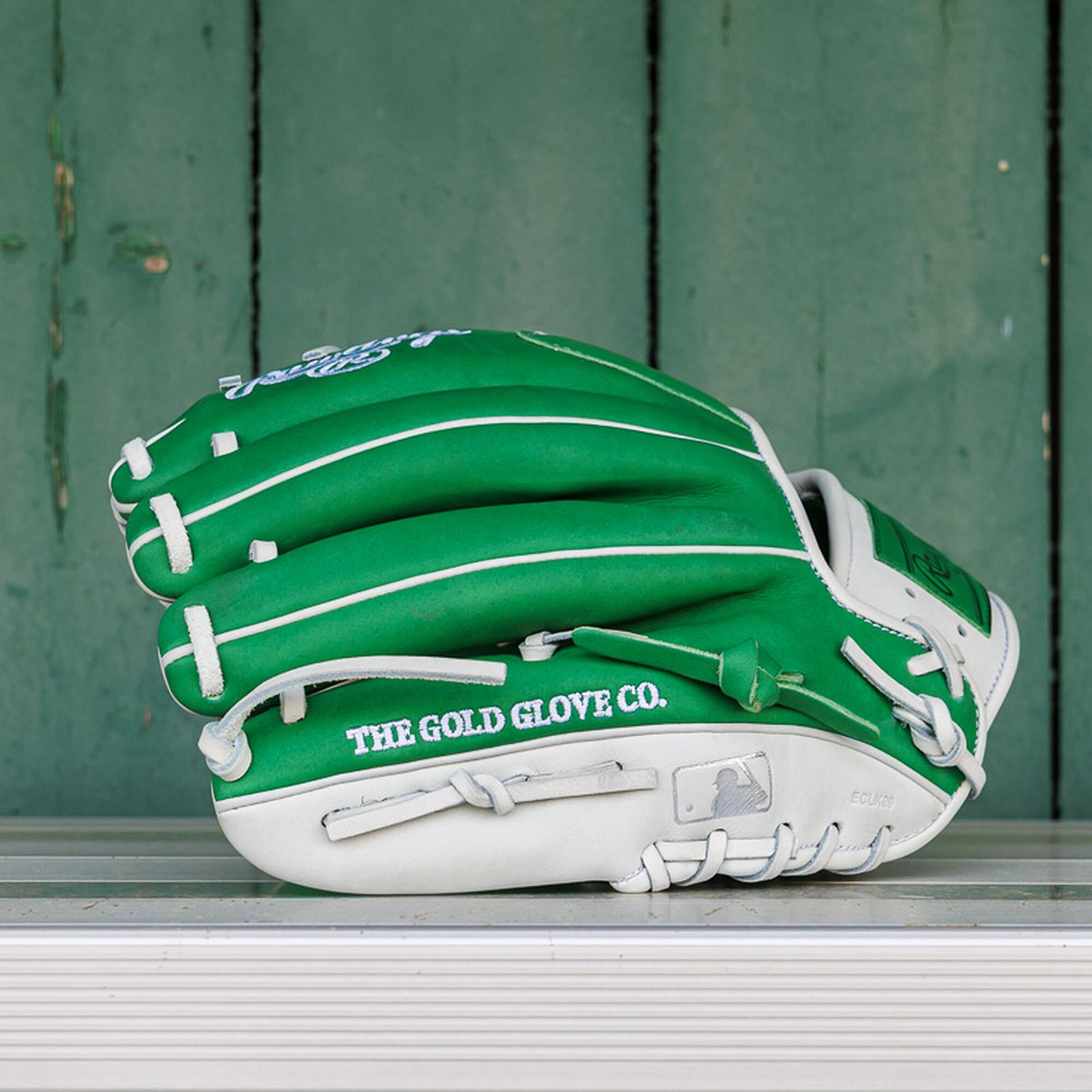 Rawlings 11.5" Heart of the Hide R2G Series Glove product image