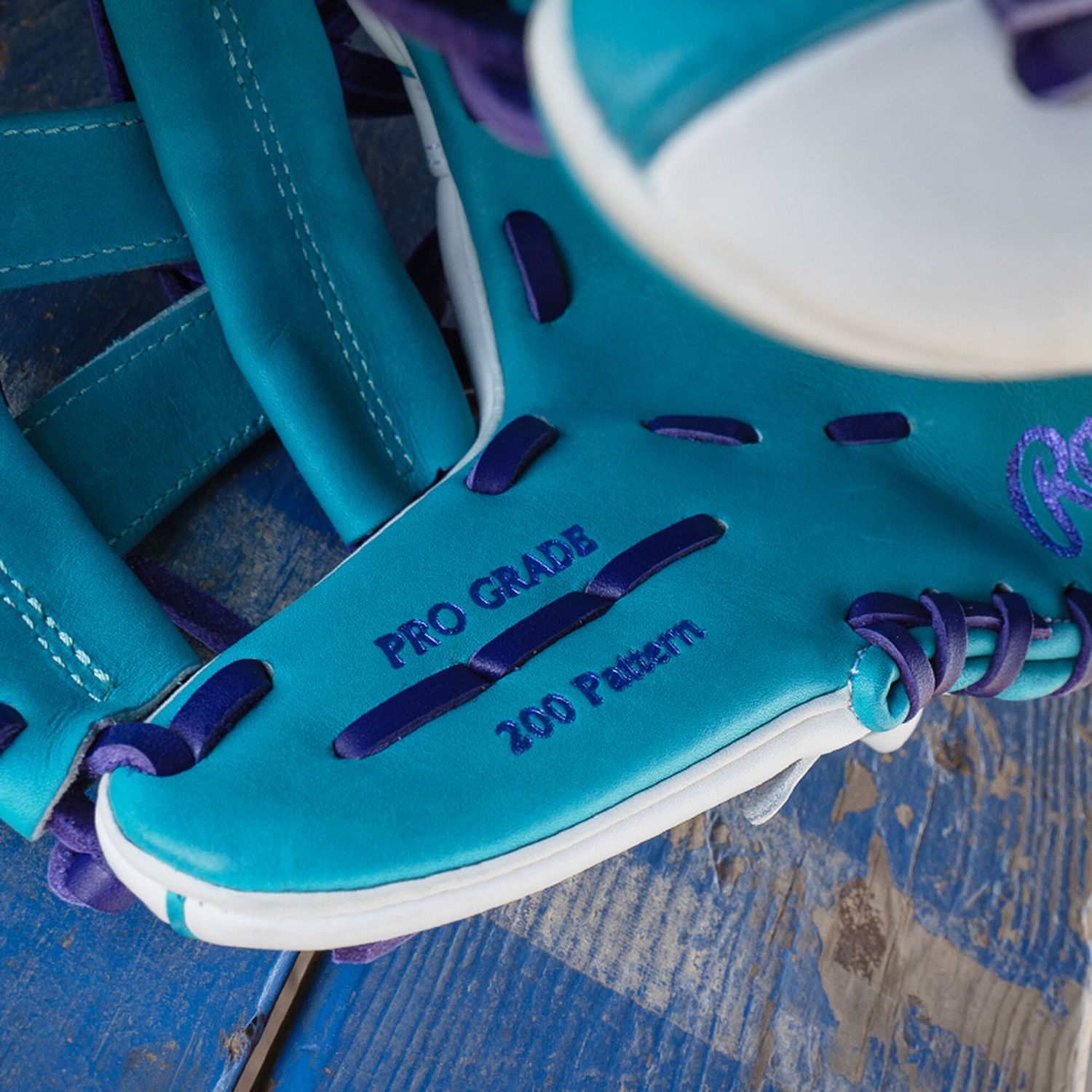 Rawlings 11.5" Heart of the Hide R2G Series Glove product image