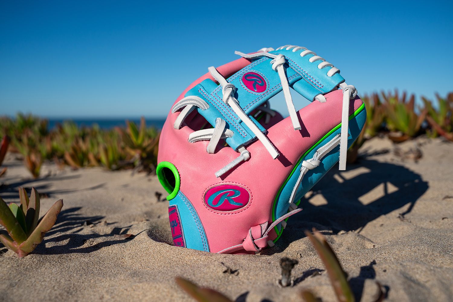 Rawlings 12" Heart of the Hide R2G Spring Break Series Fastpitch Glove product image