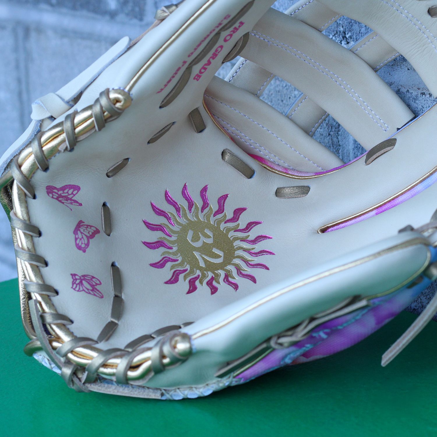 Rawlings 12" Sierra Romero Heart of the Hide R2G Series Fastpitch Glove product image