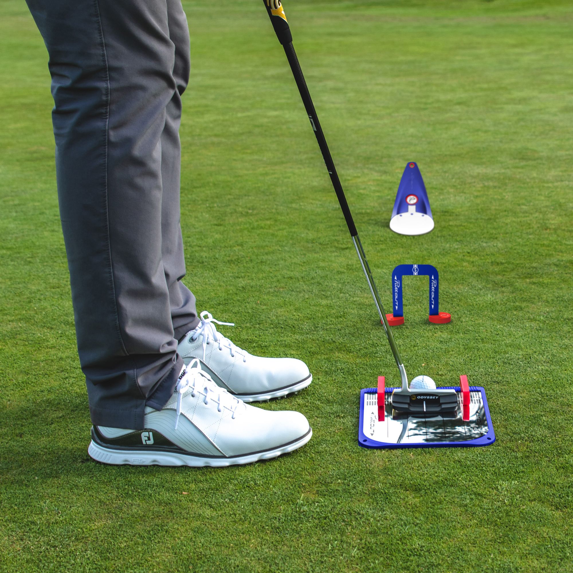 PuttOut Putting Mirror and Gate Set - United States Limited Edition product image