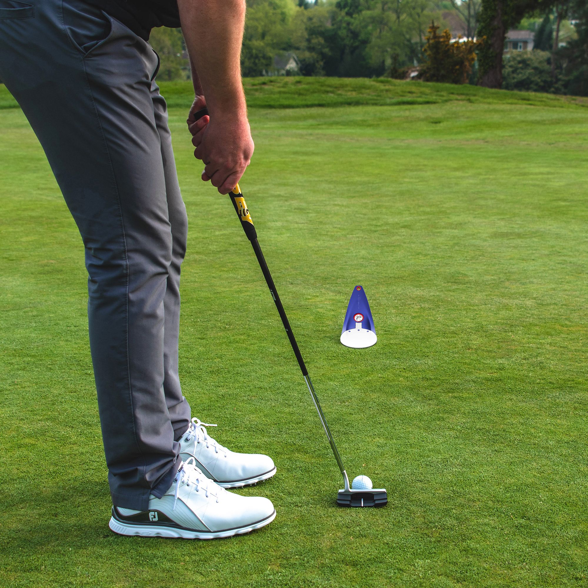 PuttOUT Premium Pressure Putt Trainer - United States Limited Edition product image