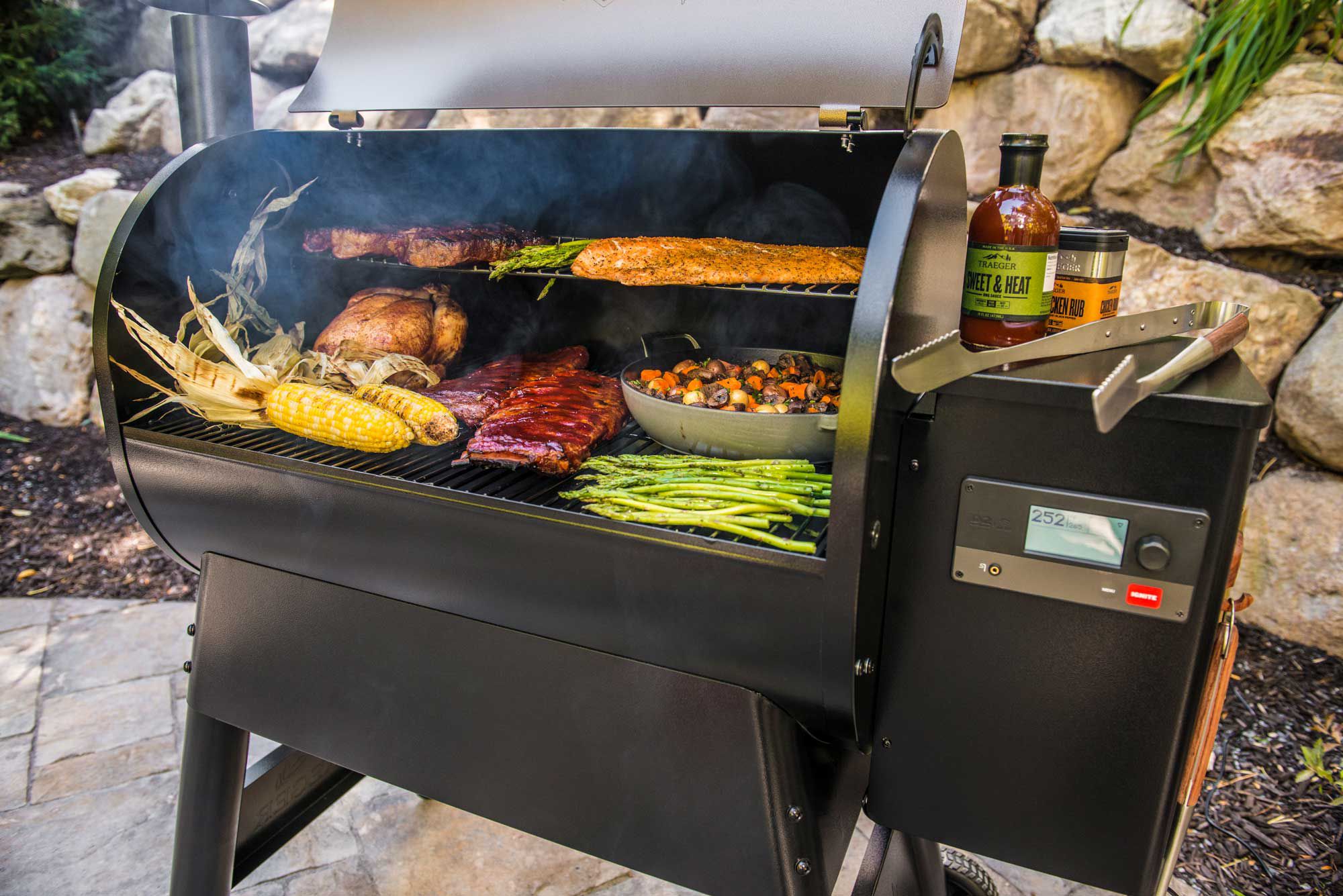 Traeger Pro 780 Pellet Grill product image