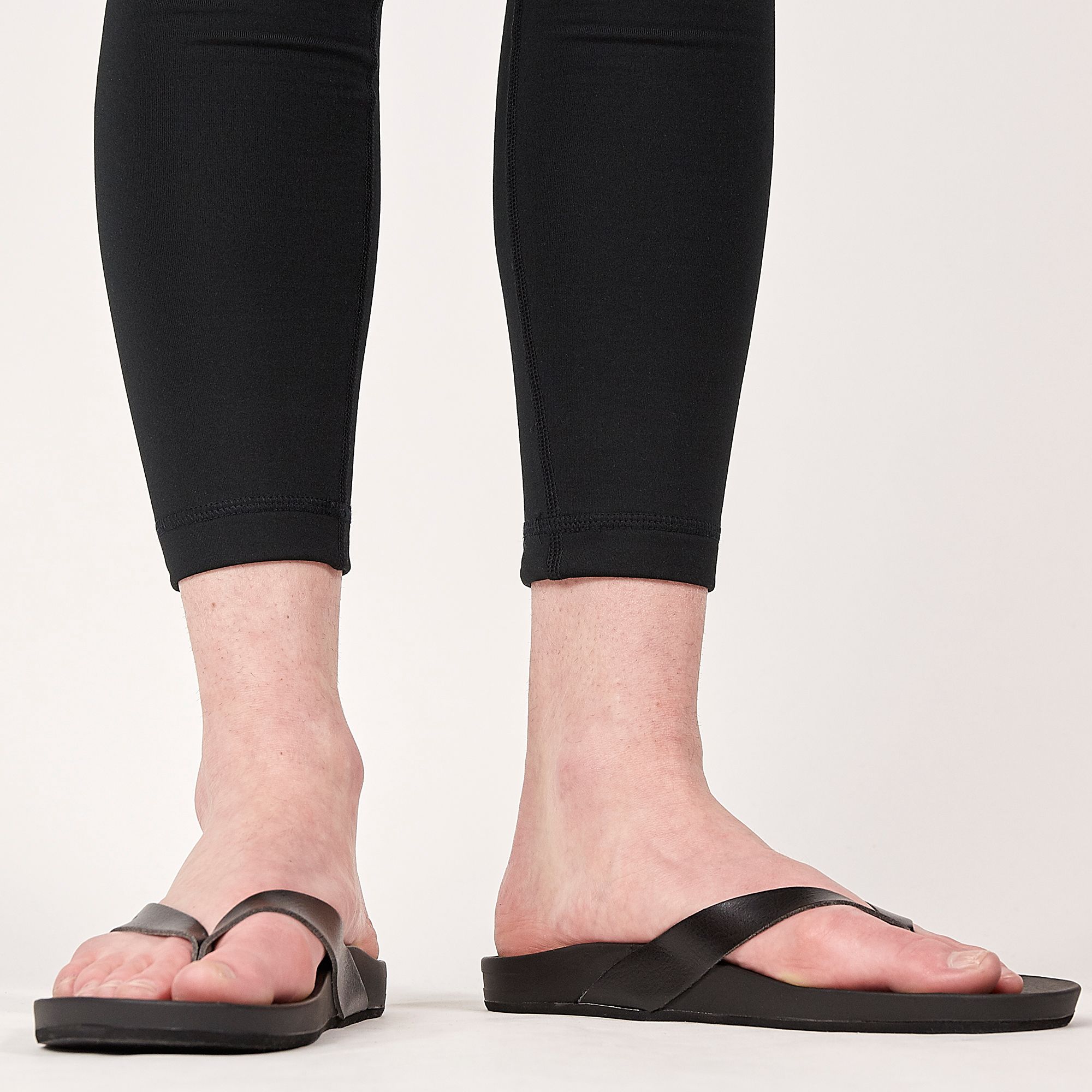 Reef Women's Cushion Bounce Court Flip Flop product image