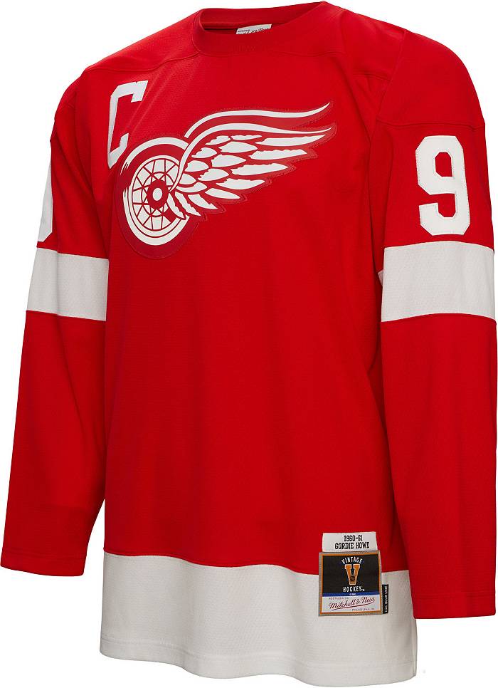 CCM Mens RED Detroit Red Wings size 50 Large Gordie Howe jersey
