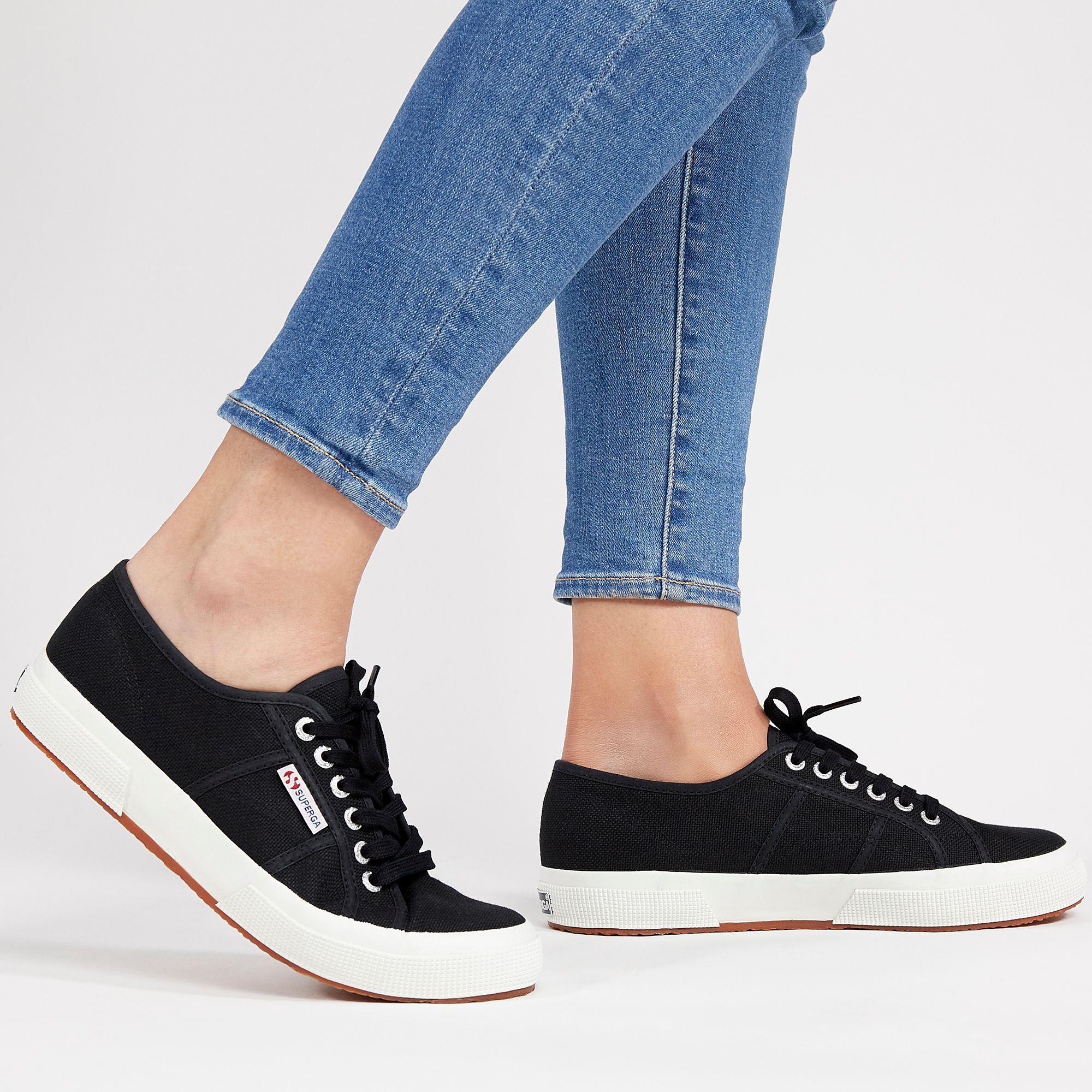 superga 2750 black and white