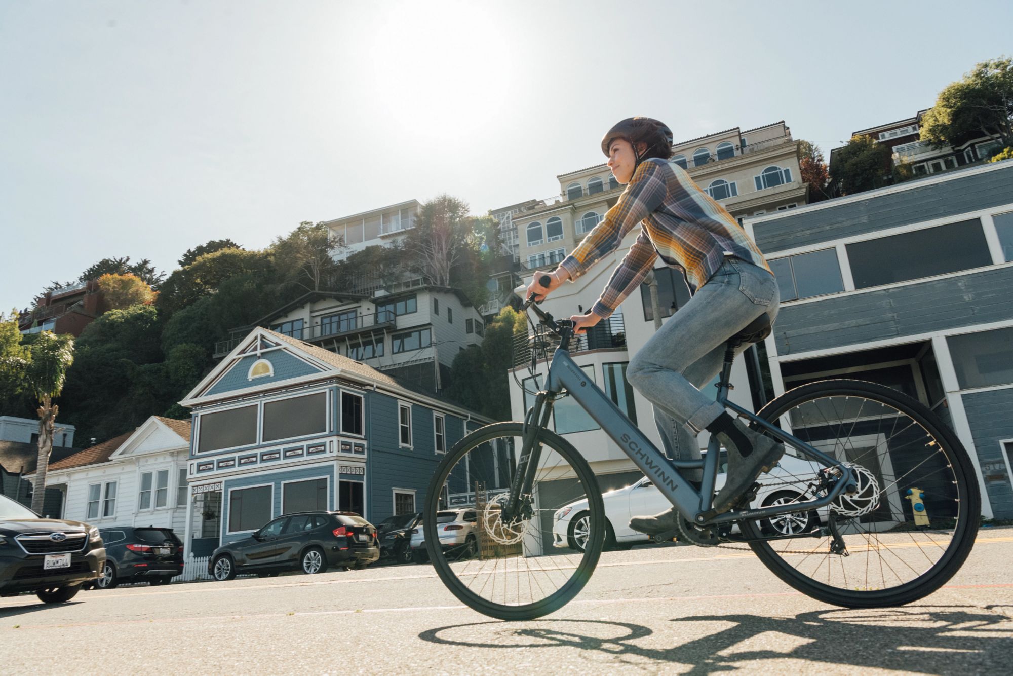 Schwinn Adult 700c Ingersoll Electric Hybrid Throttle Bike product image