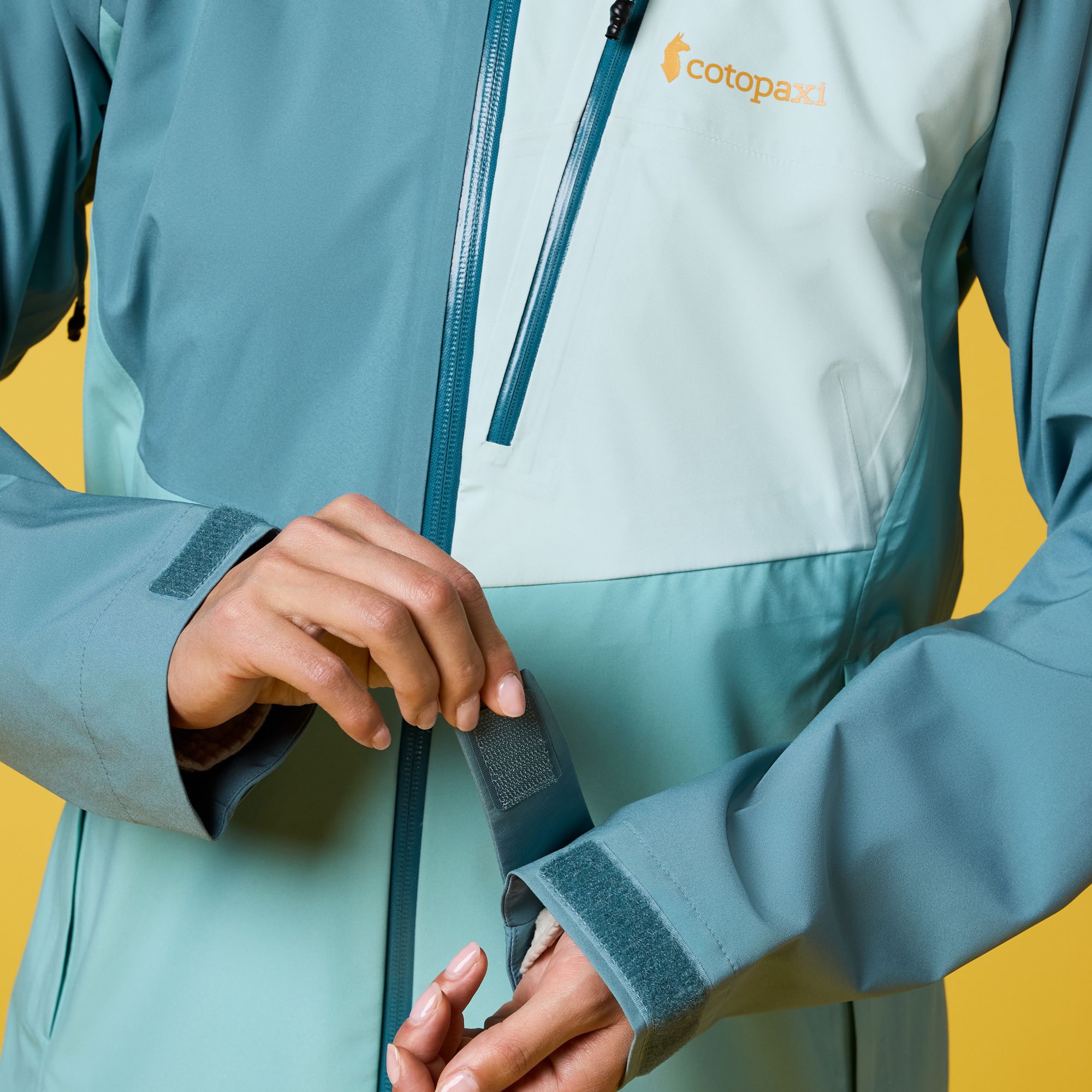 Cotopaxi Women's Impermo 3L Hooded Shell Jacket product image