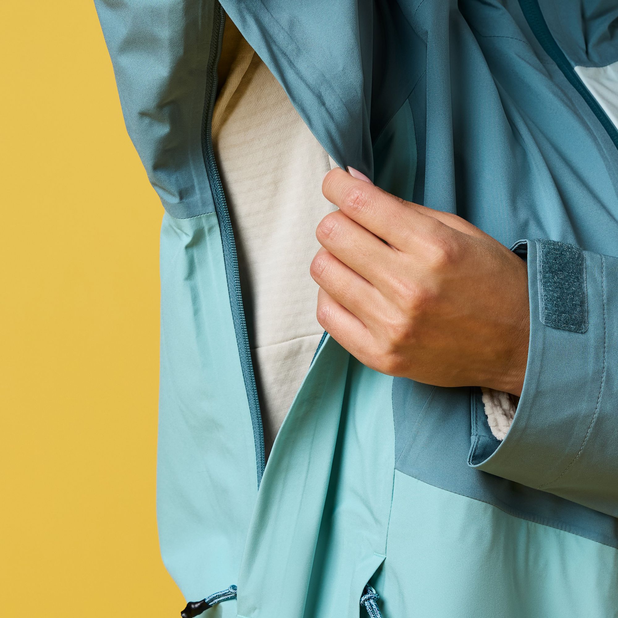 Cotopaxi Women's Impermo 3L Hooded Shell Jacket product image