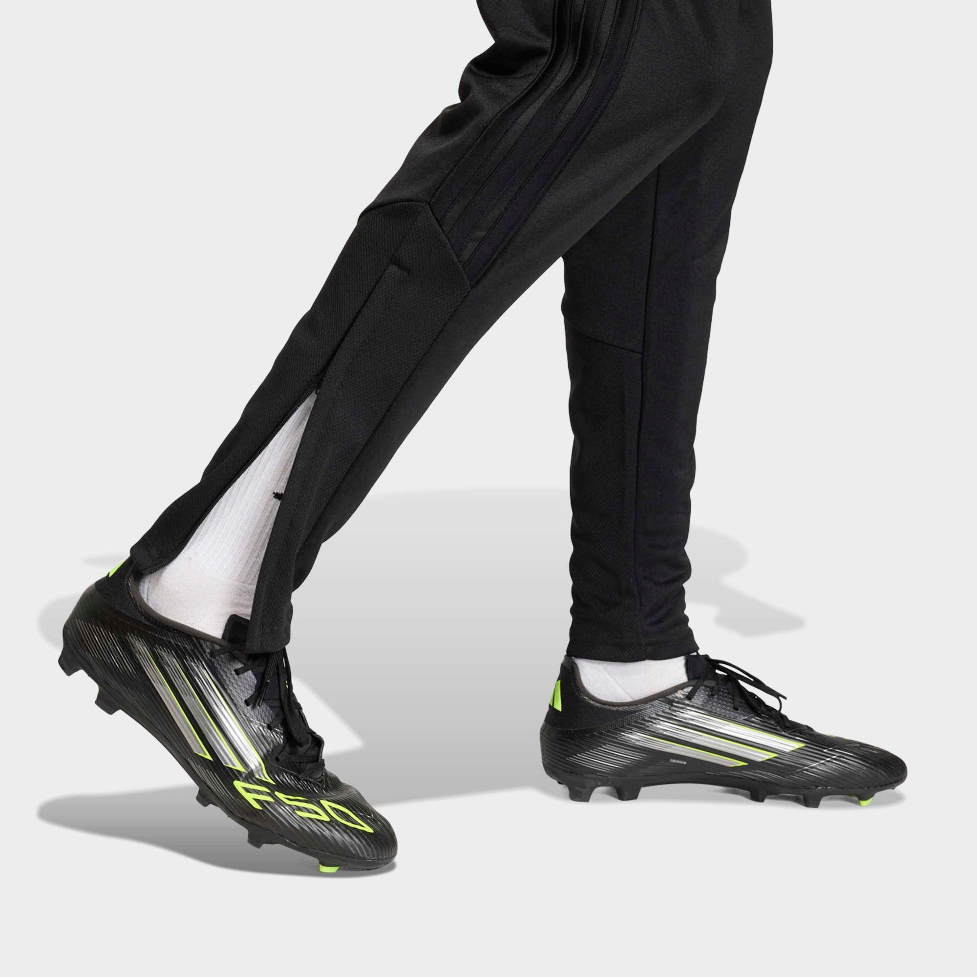 adidas Men's Tiro 26 Training Pants product image