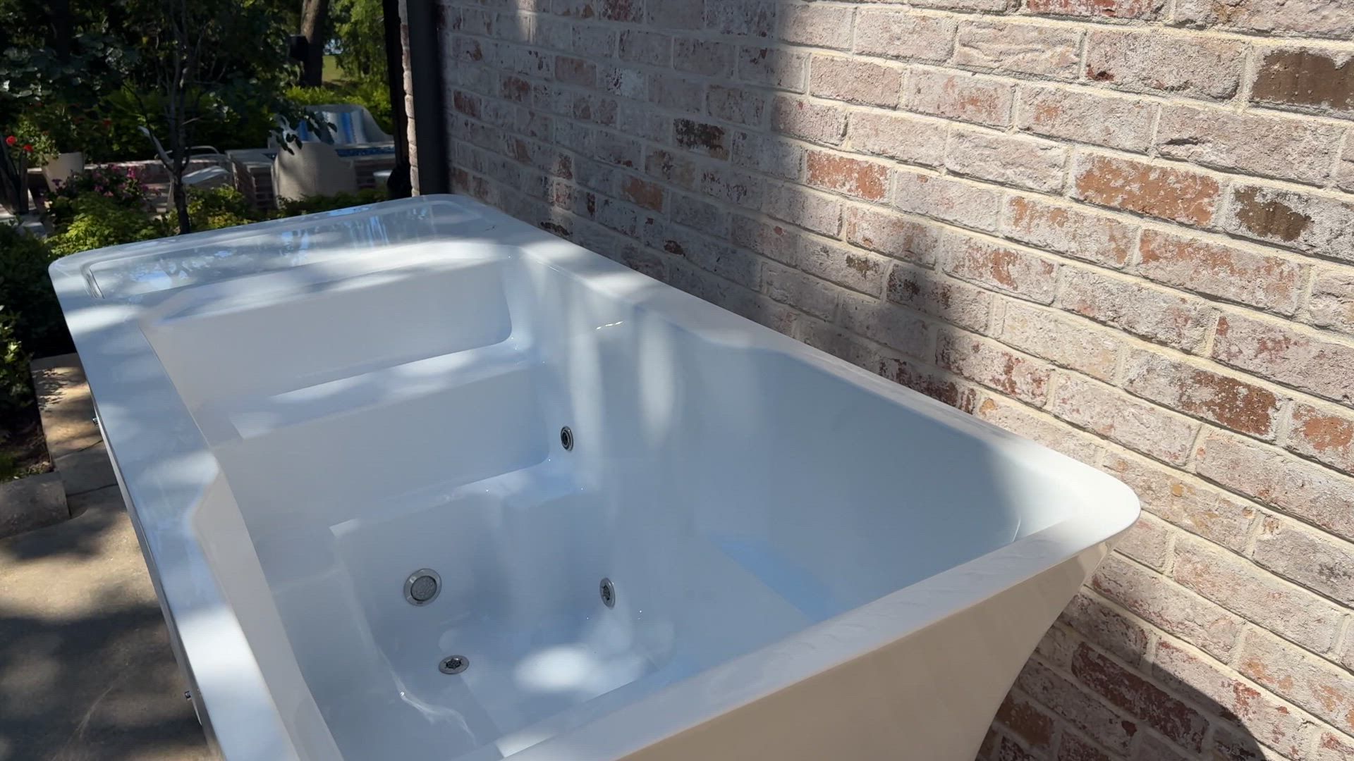 Lifetrend Alta 2-in-1 Hot and Cold Plunge product