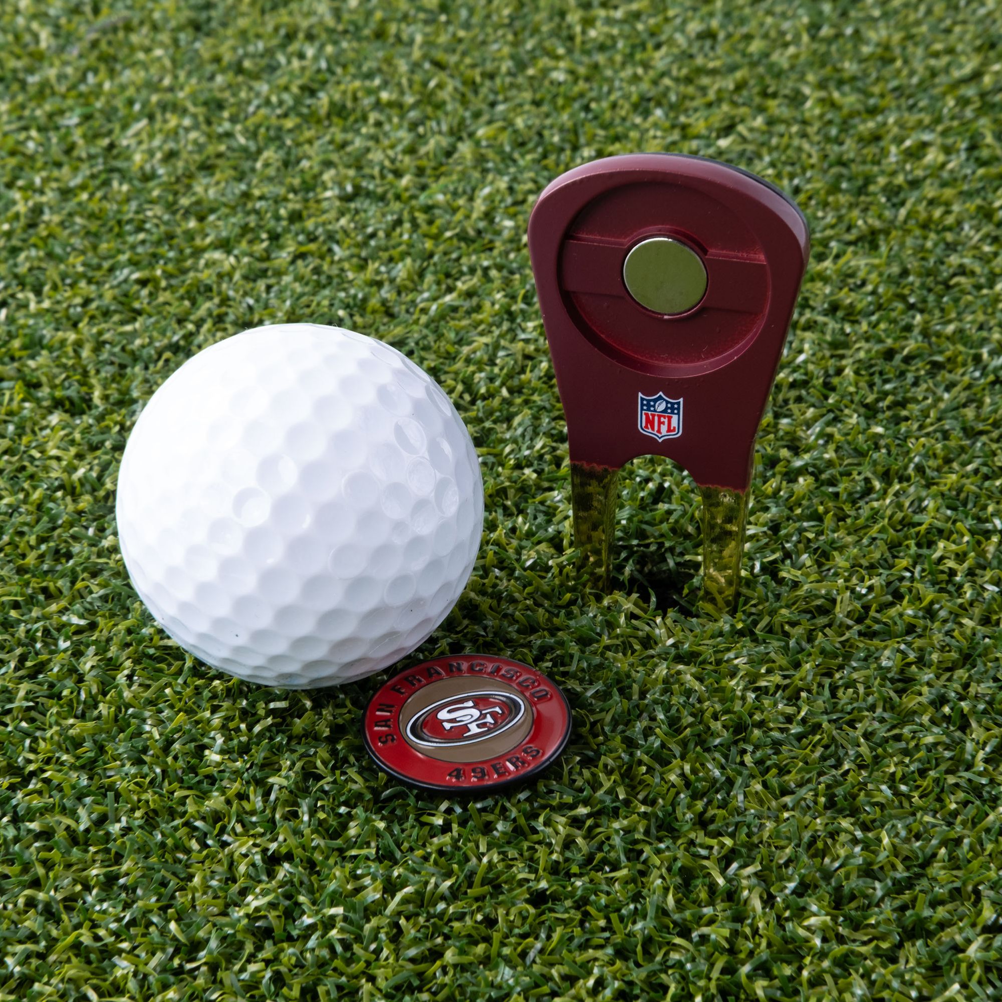 CMC Design San Francisco 49ers Divot Tool with Custom Shaped Removable Marker product image