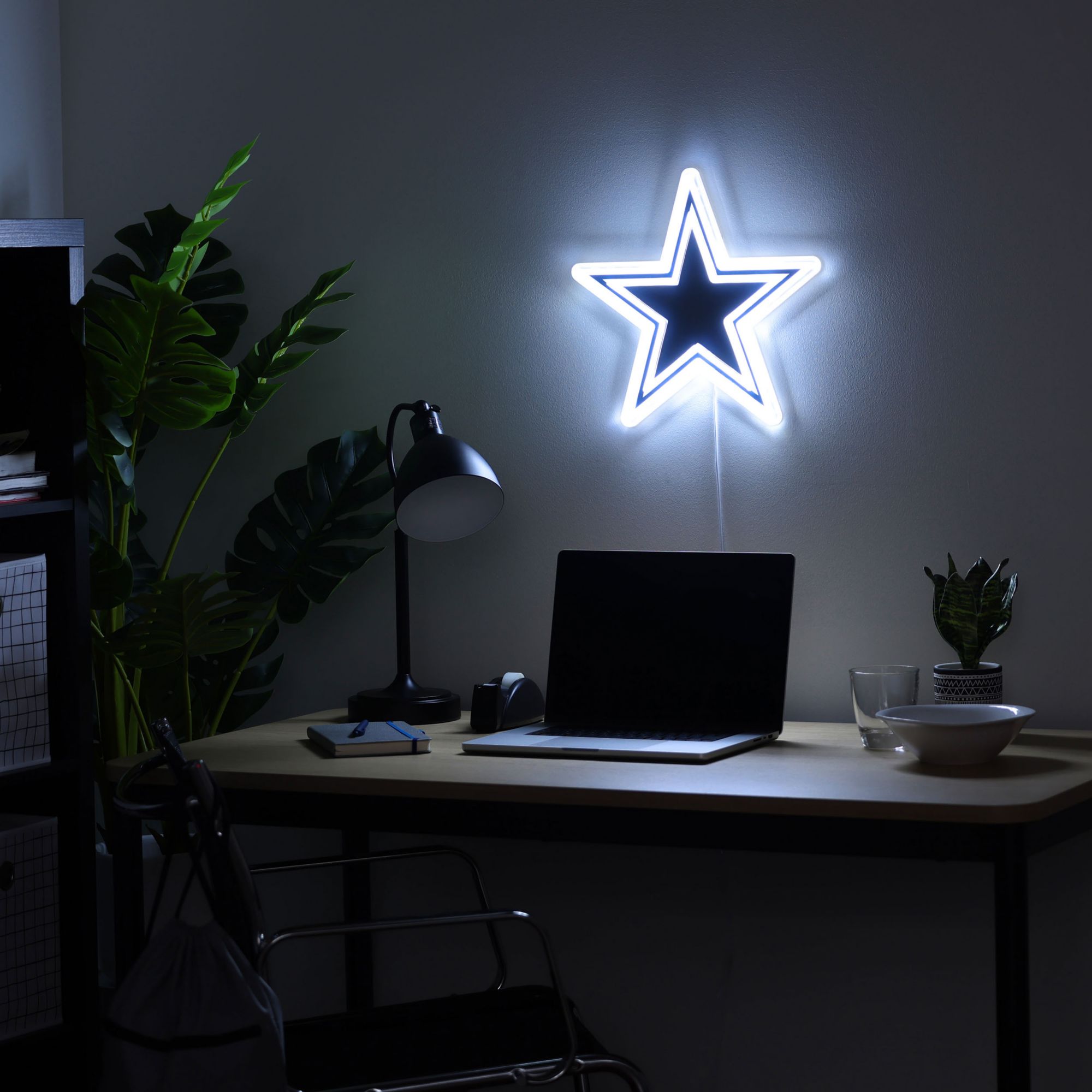 FOCO Dallas Cowboys Neon Light-Up Sign product image