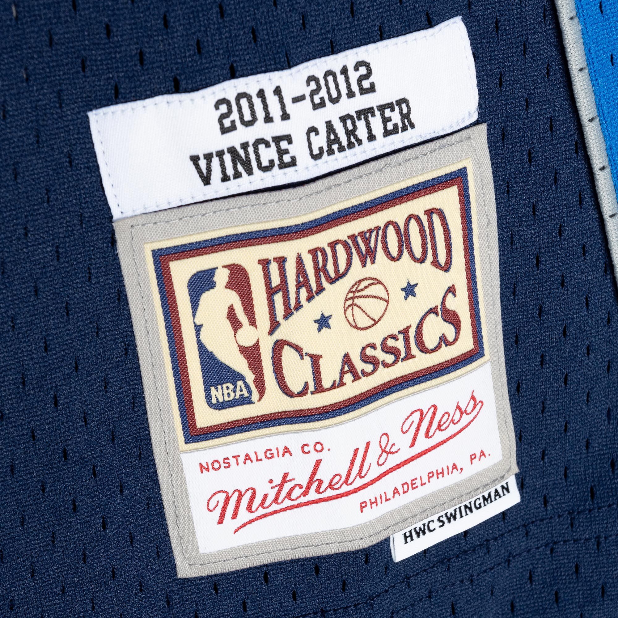 Mitchell and Ness Men's Dallas Mavericks Vince Carter #25 Swingman Jersey