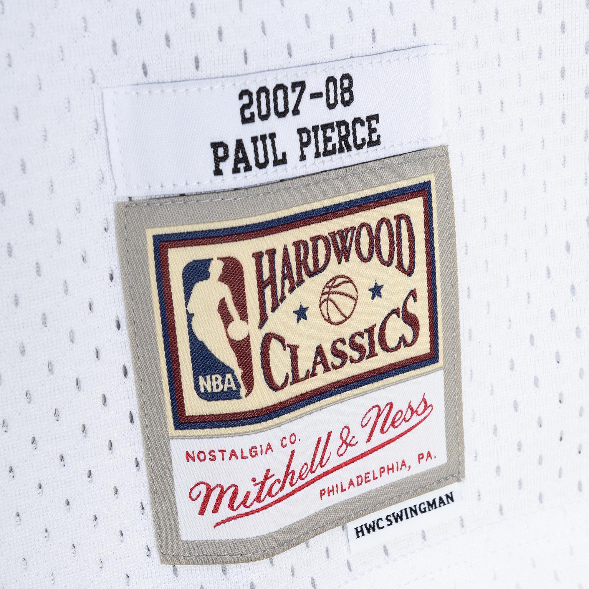 Mitchell and Ness Men's Boston Celtics Paul Pierce #34 2007 Swingman Jersey product image