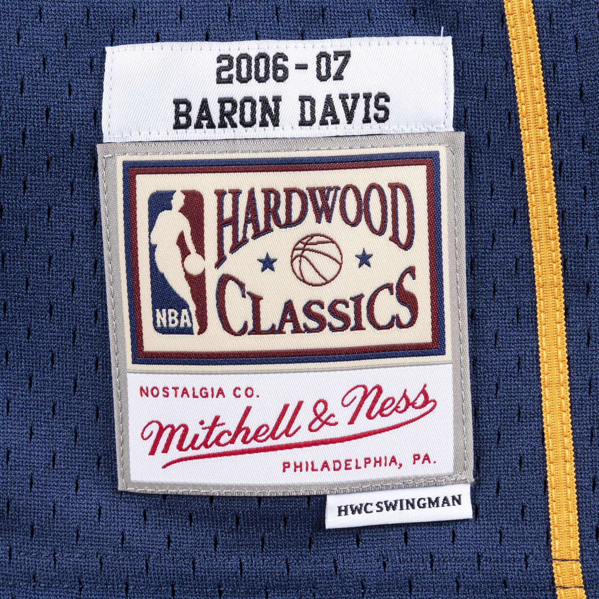 Mitchell & Ness Men's 2006 Golden State Warriors Baron Davis #5 Navy Hardwood Classics Swingman Jersey