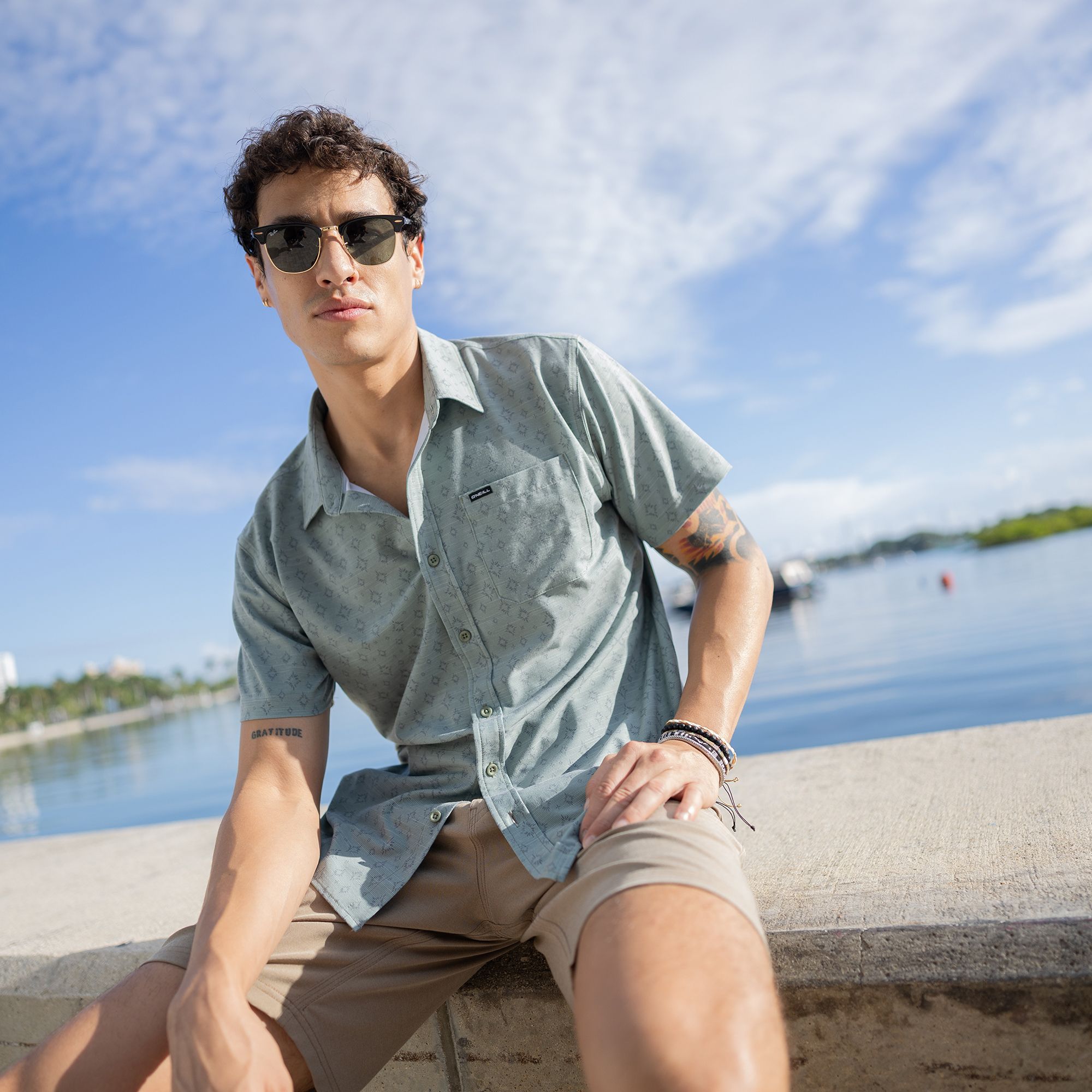 O'Neill Men's UPF Slub Standard Short Sleeve Woven Shirt product image