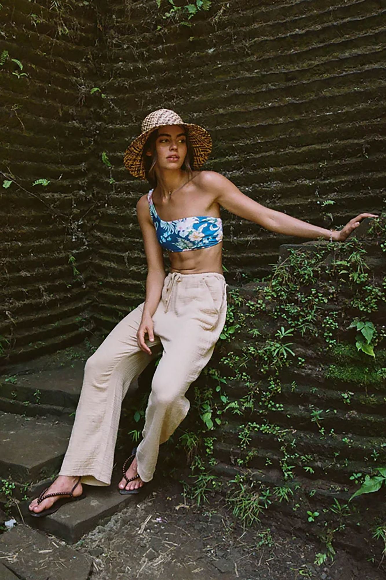 O'Neill Women's Tulum Tropical Monterey Swim Top product image