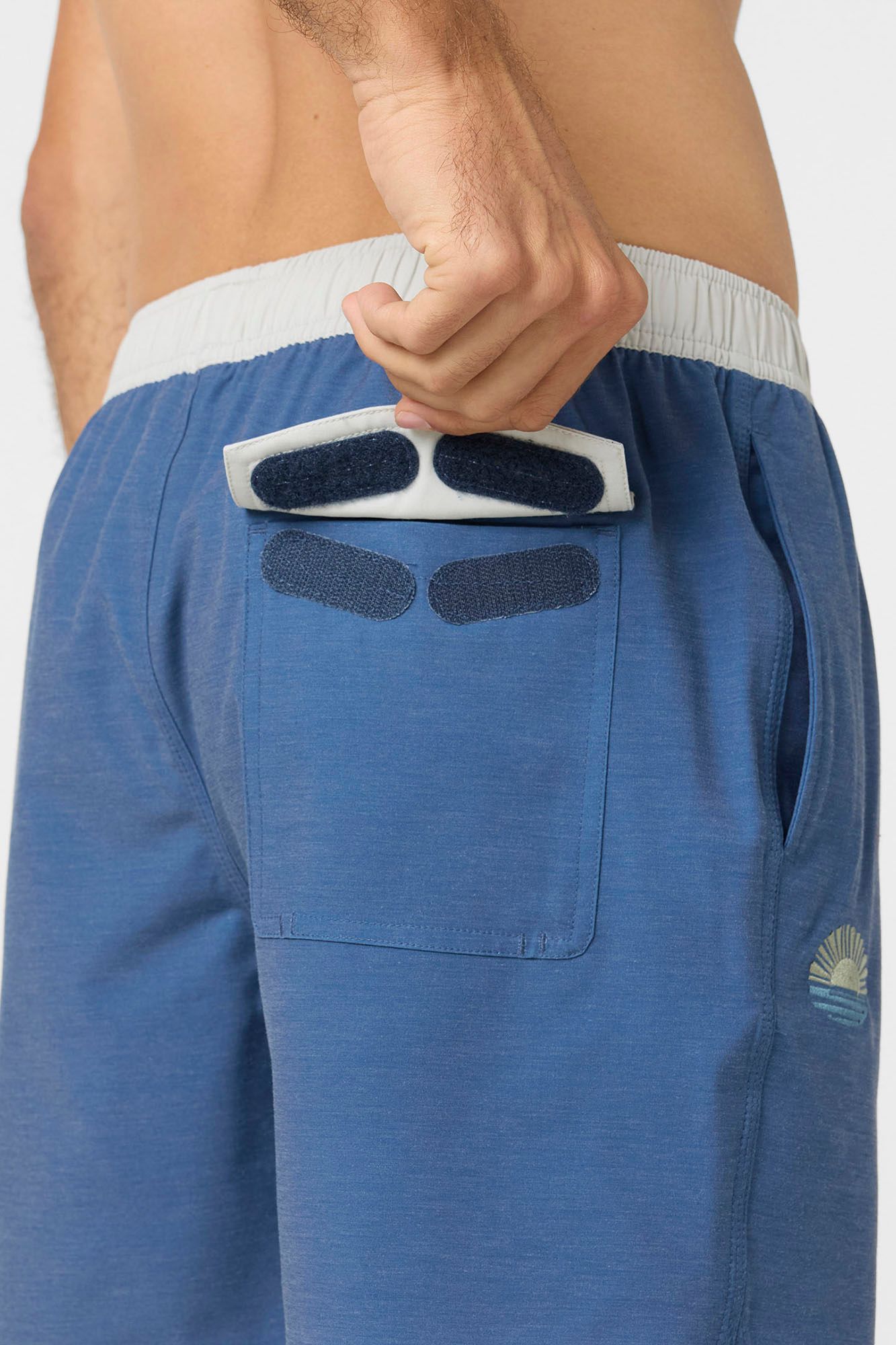 O'Neill Men's OG 16" Solid Scallop Volley Shorts product image