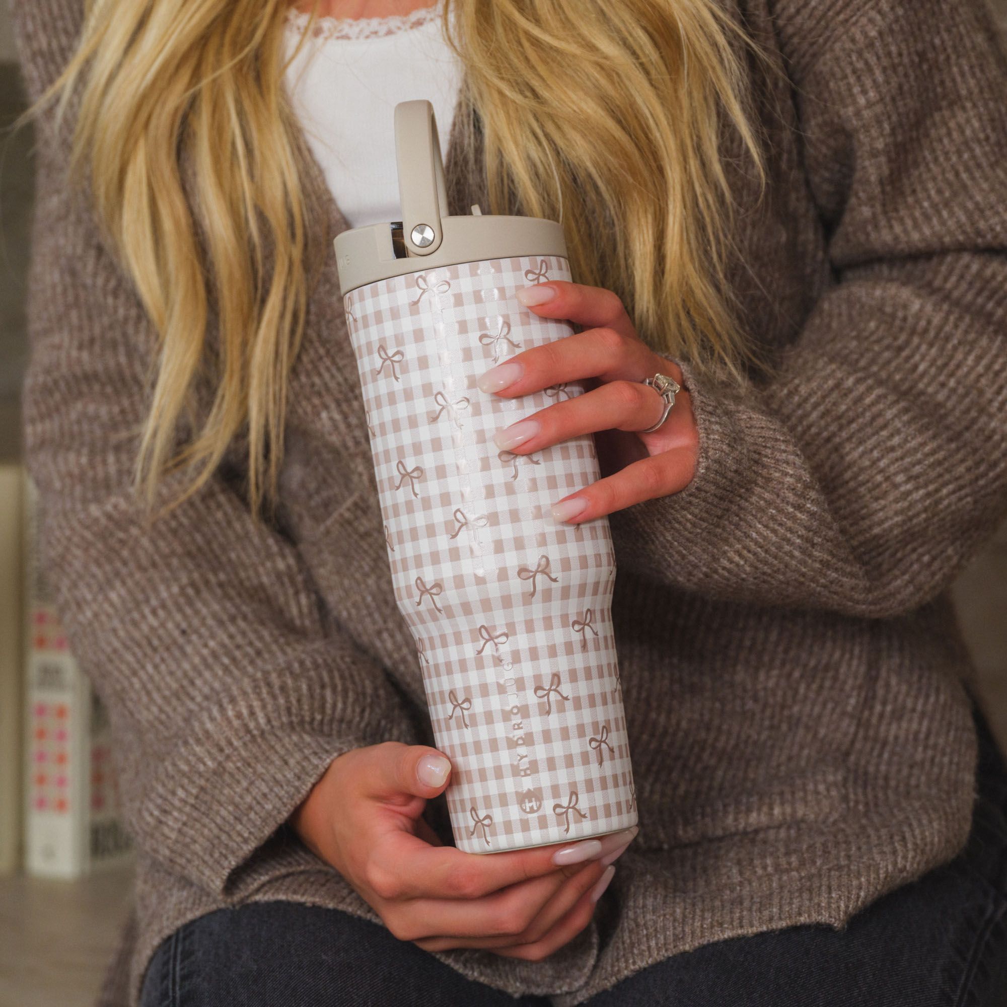 HYDROJUG 32 oz. Sport Bottle - Cozy Collection product image