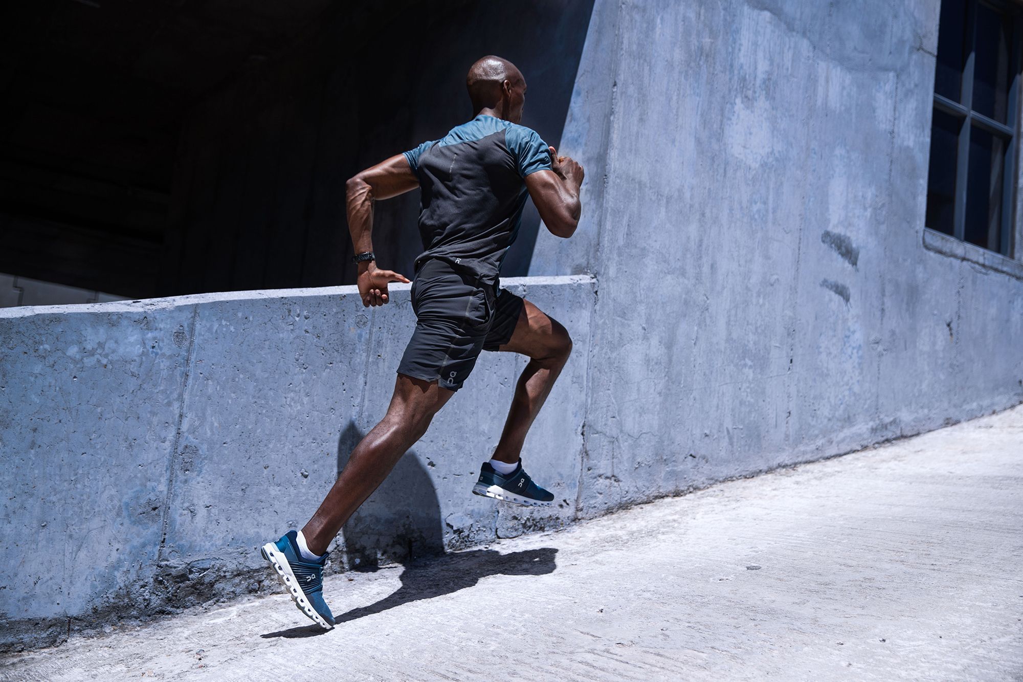 On Men's Cloudswift 2 Running Shoes product image