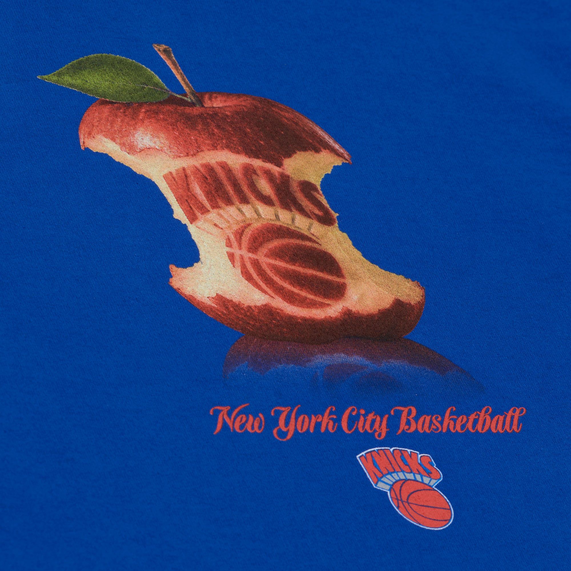 Mitchell & Ness Men's New York Knicks Royal Apple T-Shirt product image