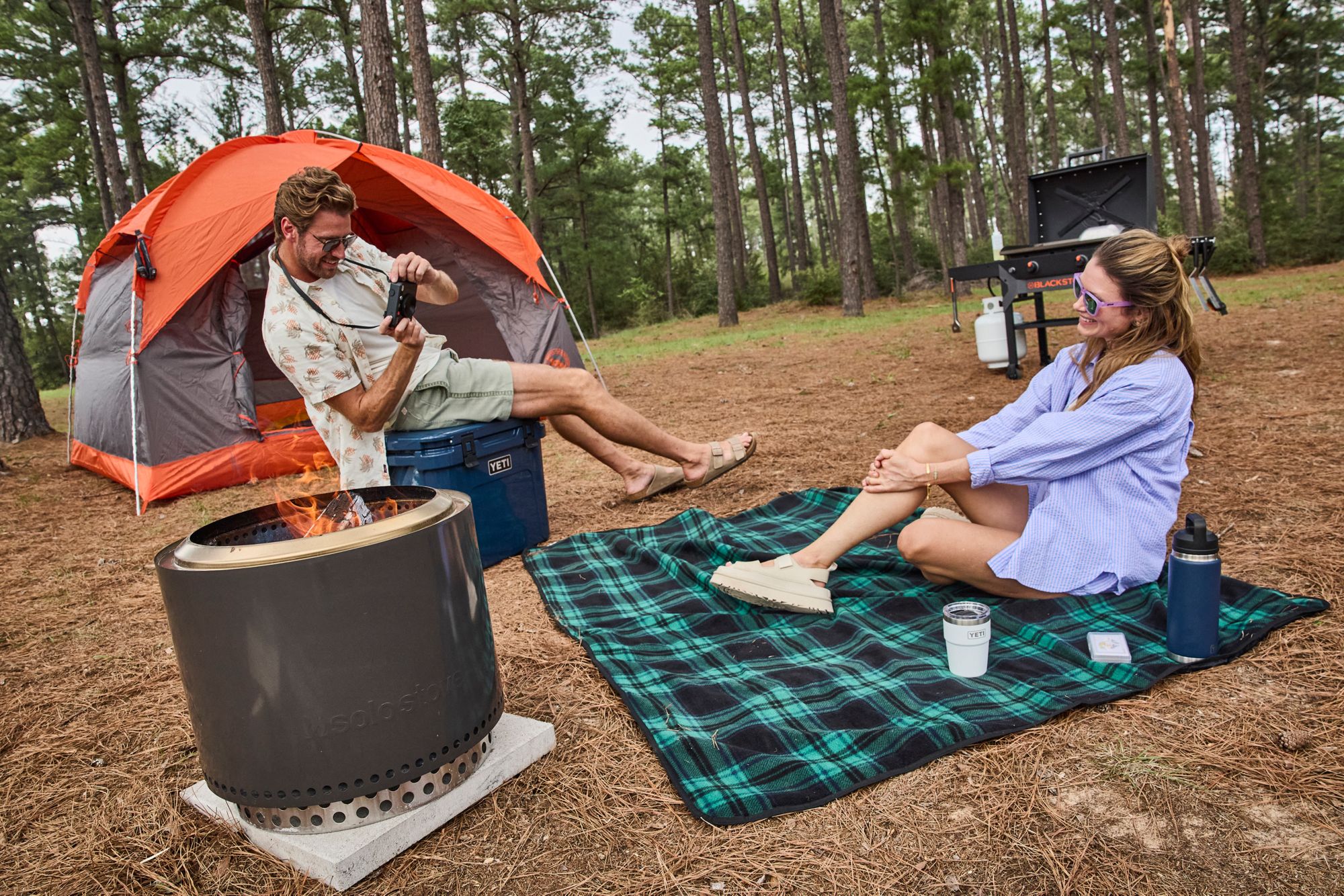 Solo Stove Bonfire 2.0 Color + Stand Bundle product image