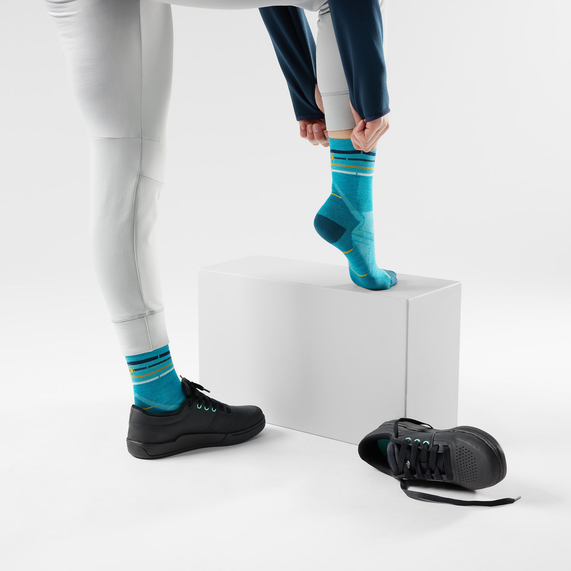Smartwool Women's Run Zero Cushion Mid Crew Socks product image