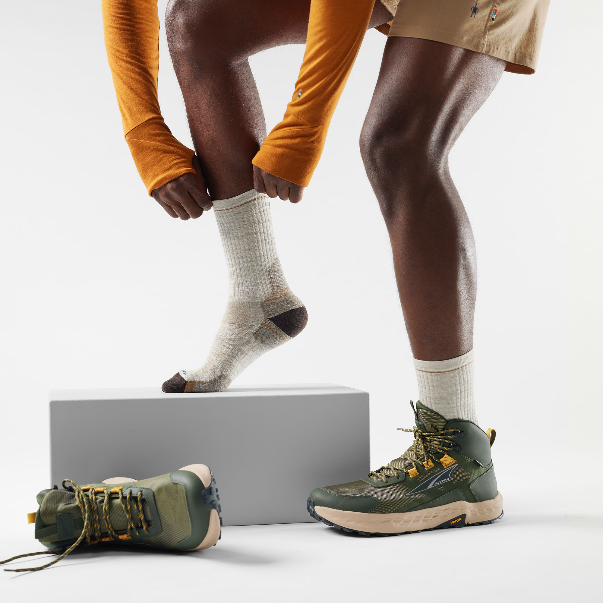 SmartWool Adult Targeted Cushion Hike Mid Crew Socks product image