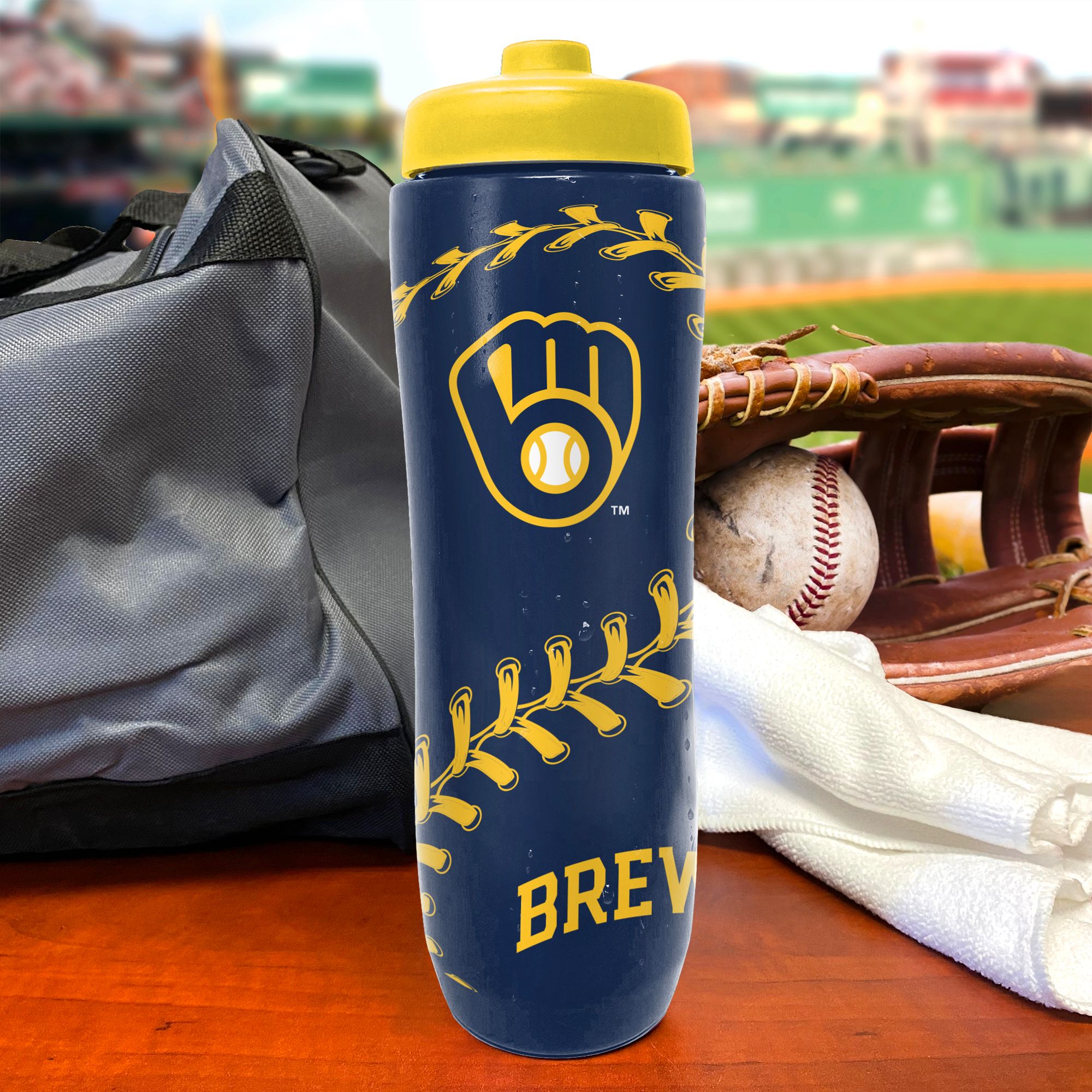 Party Animal Milwaukee Brewers 32 oz. Squeezy Water Bottle product image
