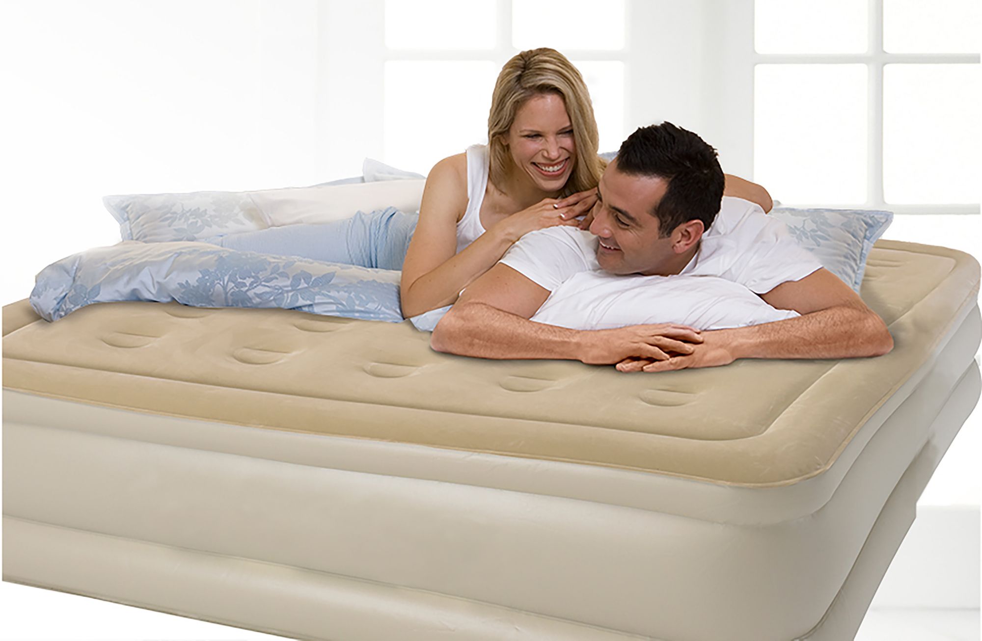 Serta 15" Raised Queen Air Mattress With Pump product image