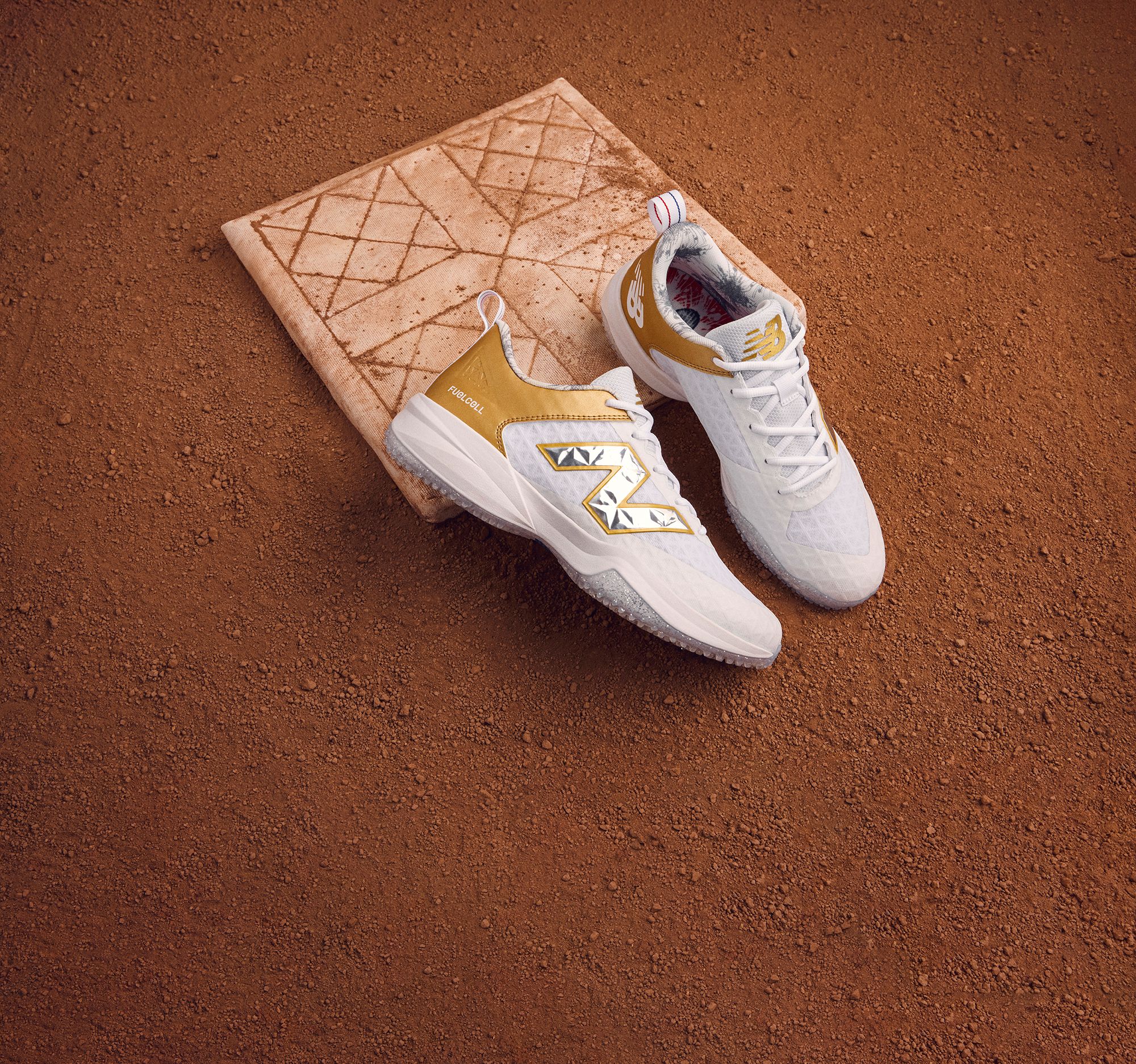 New Balance Men's FuelCell 4040 V8 Ring Season Turf Baseball Shoes product image