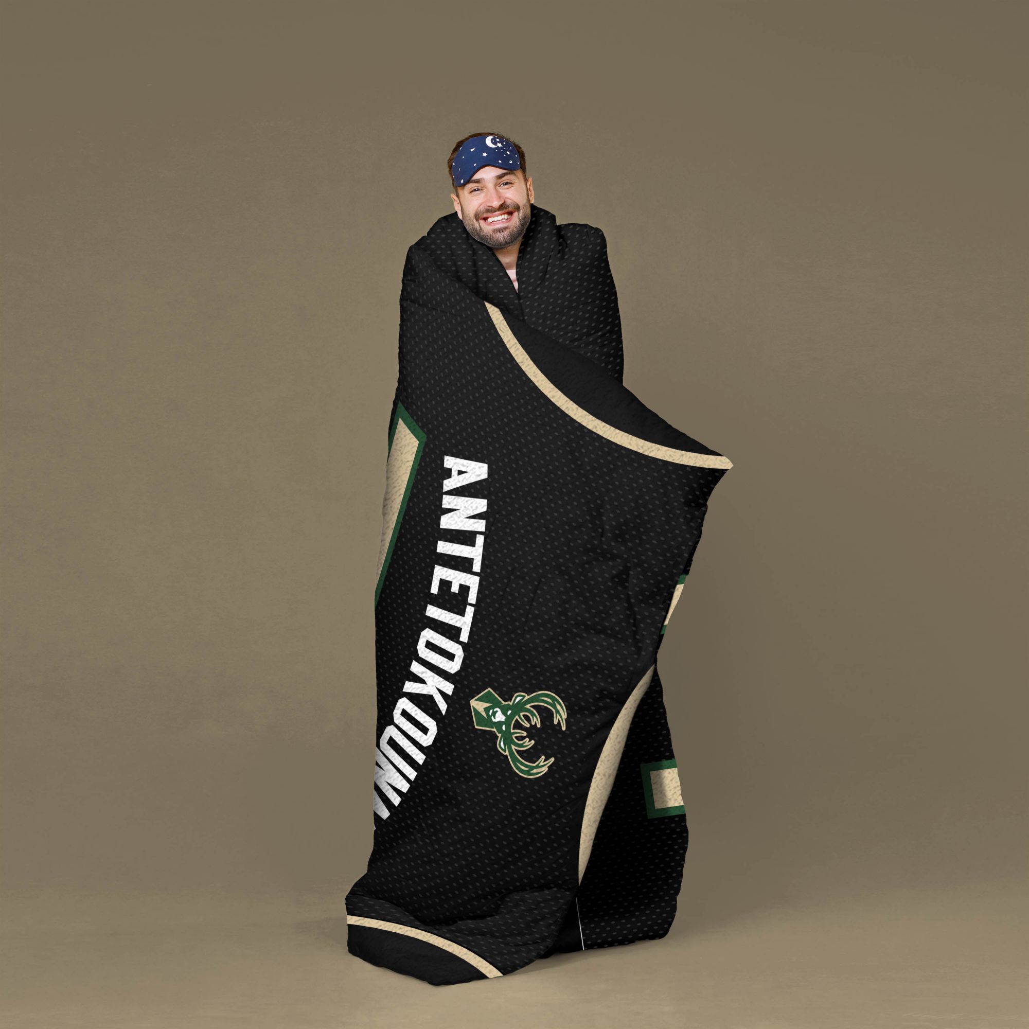 Bleacher Creatures Milwaukee Bucks Giannis Antetokounmpo #34 Raschel Plush Blanket product image