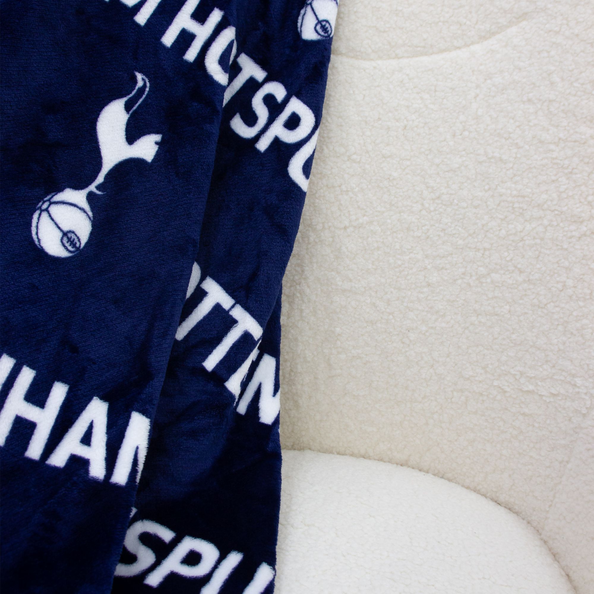 Character World Tottenham Hotspur Fleece Blanket product image