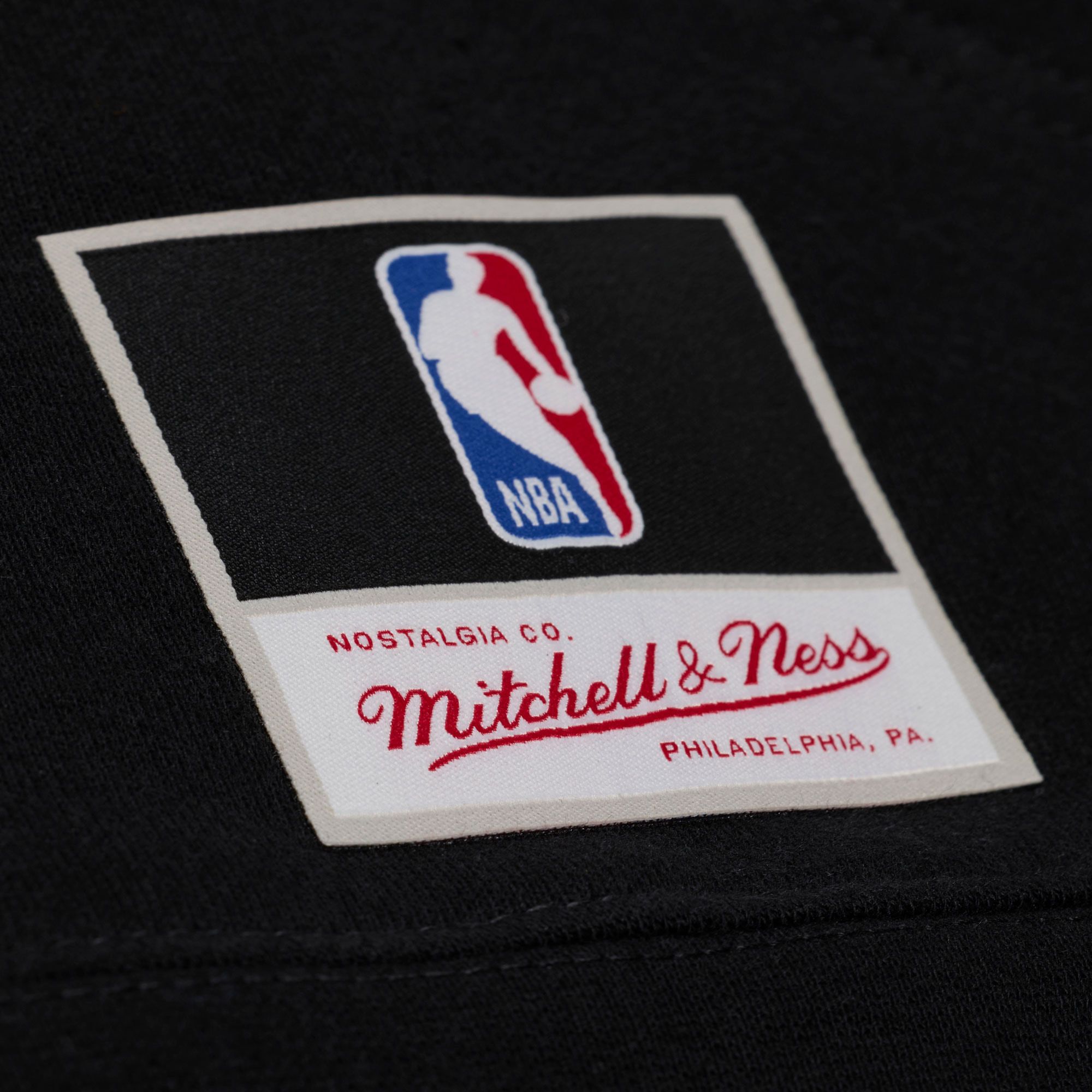 Mitchell & Ness Men's San Antonio Spurs Black Retro Logo Hoodie product image