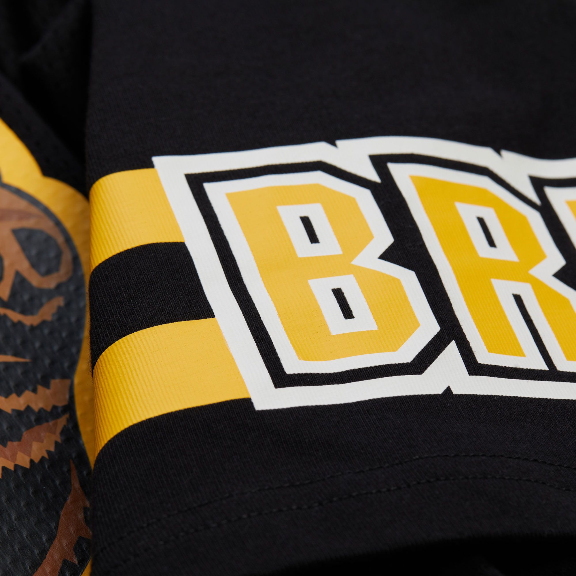 Mitchell & Ness Men's Boston Bruins Black Playmaker Mesh T-Shirt product image