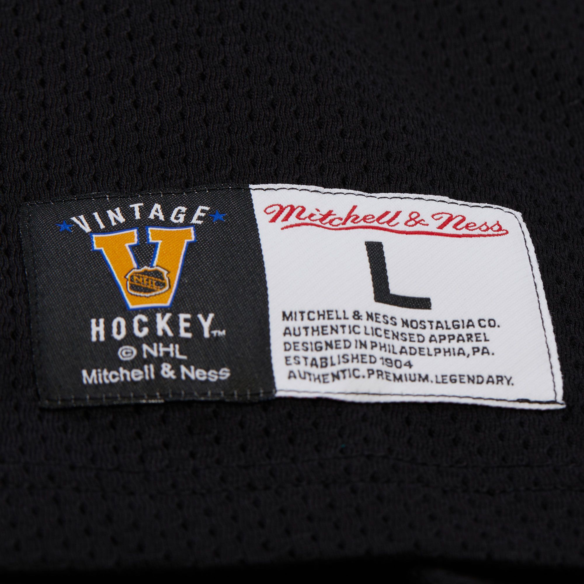 Mitchell & Ness Men's Pittsburgh Penguins Black Playmaker Mesh T-Shirt product image