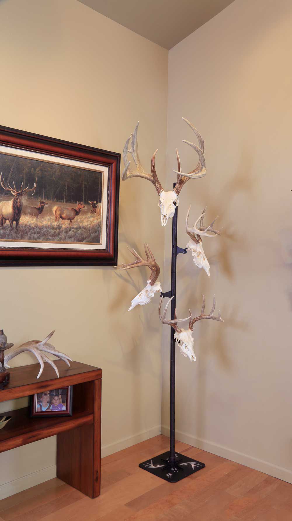 Skull Hooker Trophy Tree product image