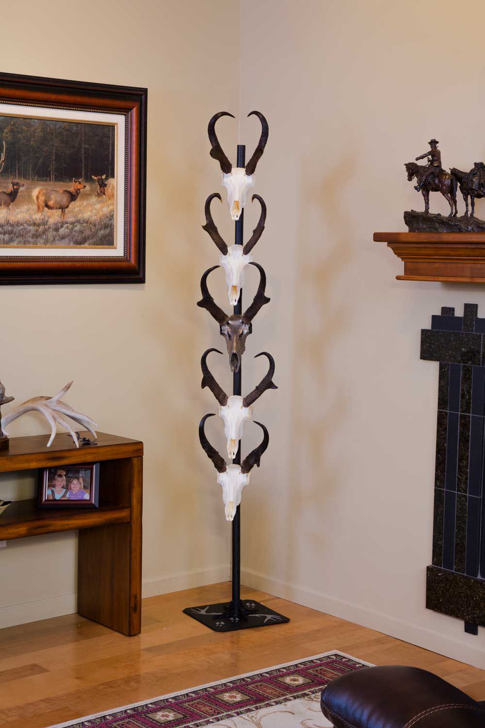 Skull Hooker Trophy Tree product image
