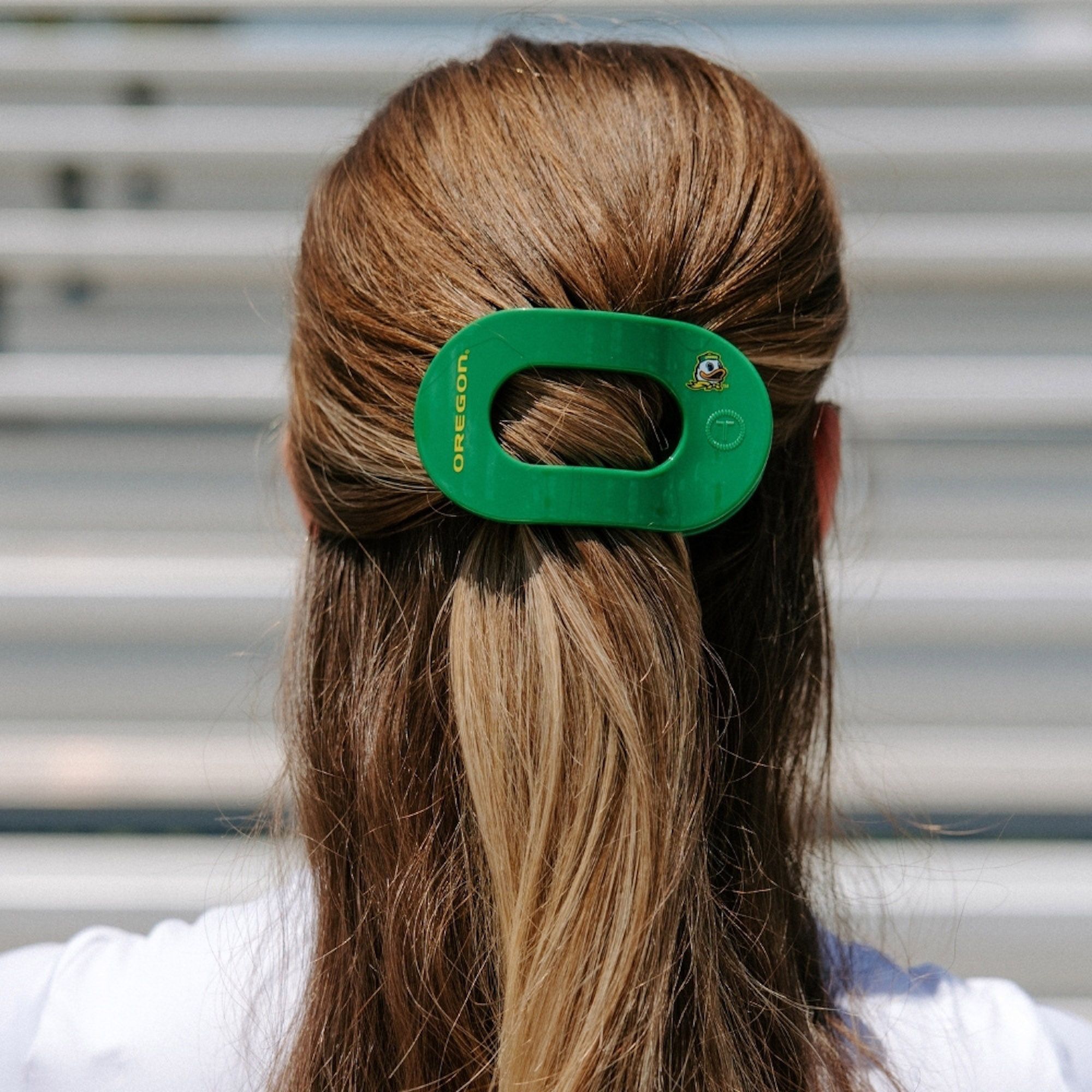 Teleties Women's Oregon Ducks Green Medium Flat Clip product image