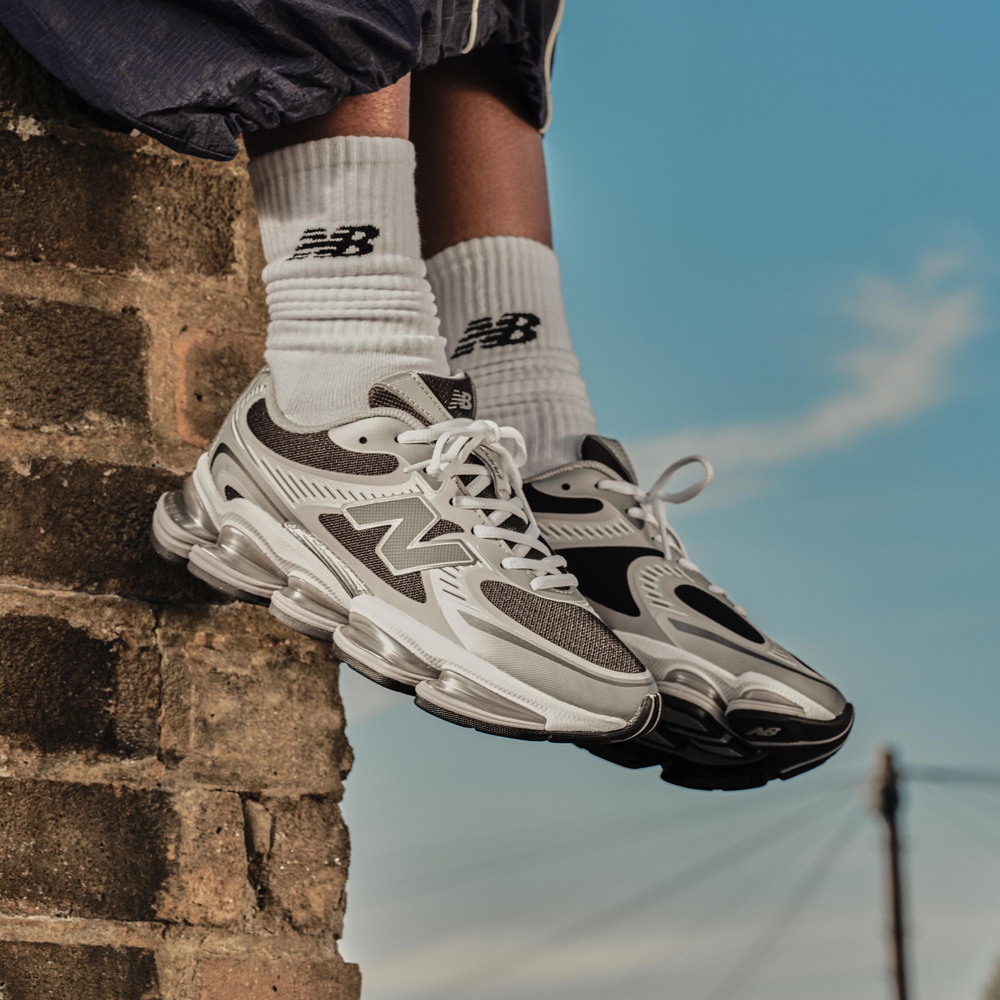 New Balance ABZORB 2000 Shoes product image