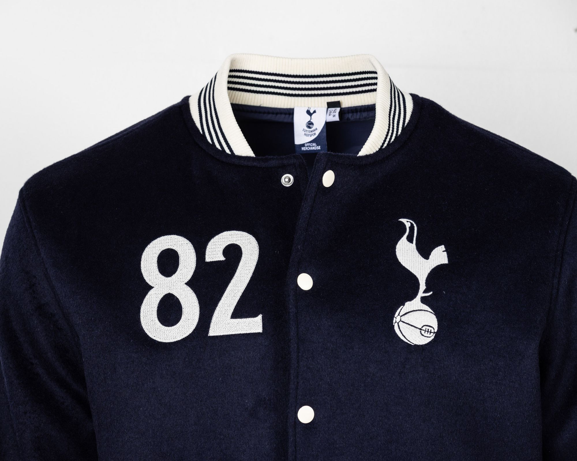 Sport Design Sweden Men's Tottenham Hotspur Navy Free Kick Button-Up Jacket product image