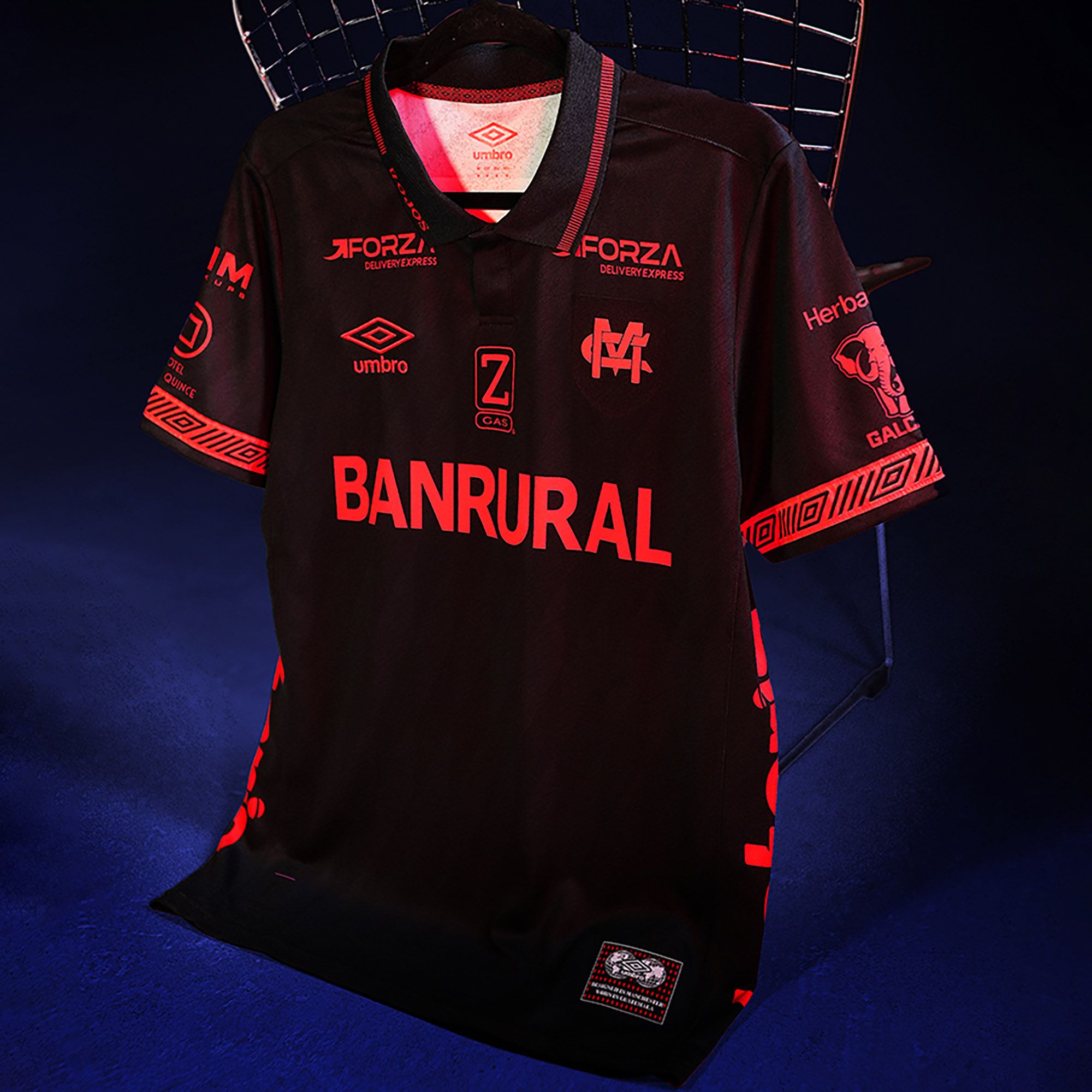 Umbro Men's 2025 CSD Municipal Black Third Replica Soccer Jersey product image